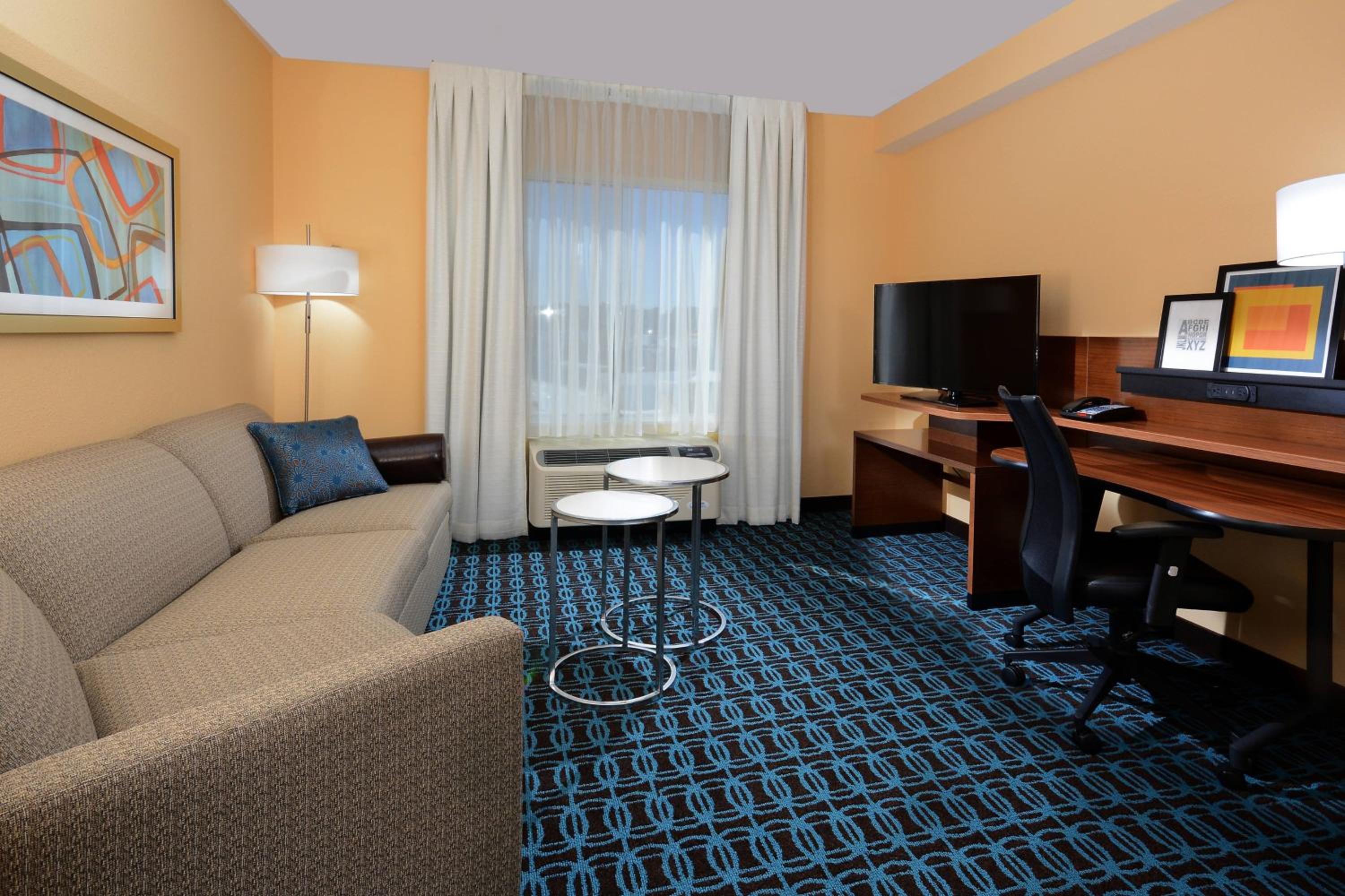 King Suite with Sofa Bed - Hearing Accessible photo 3