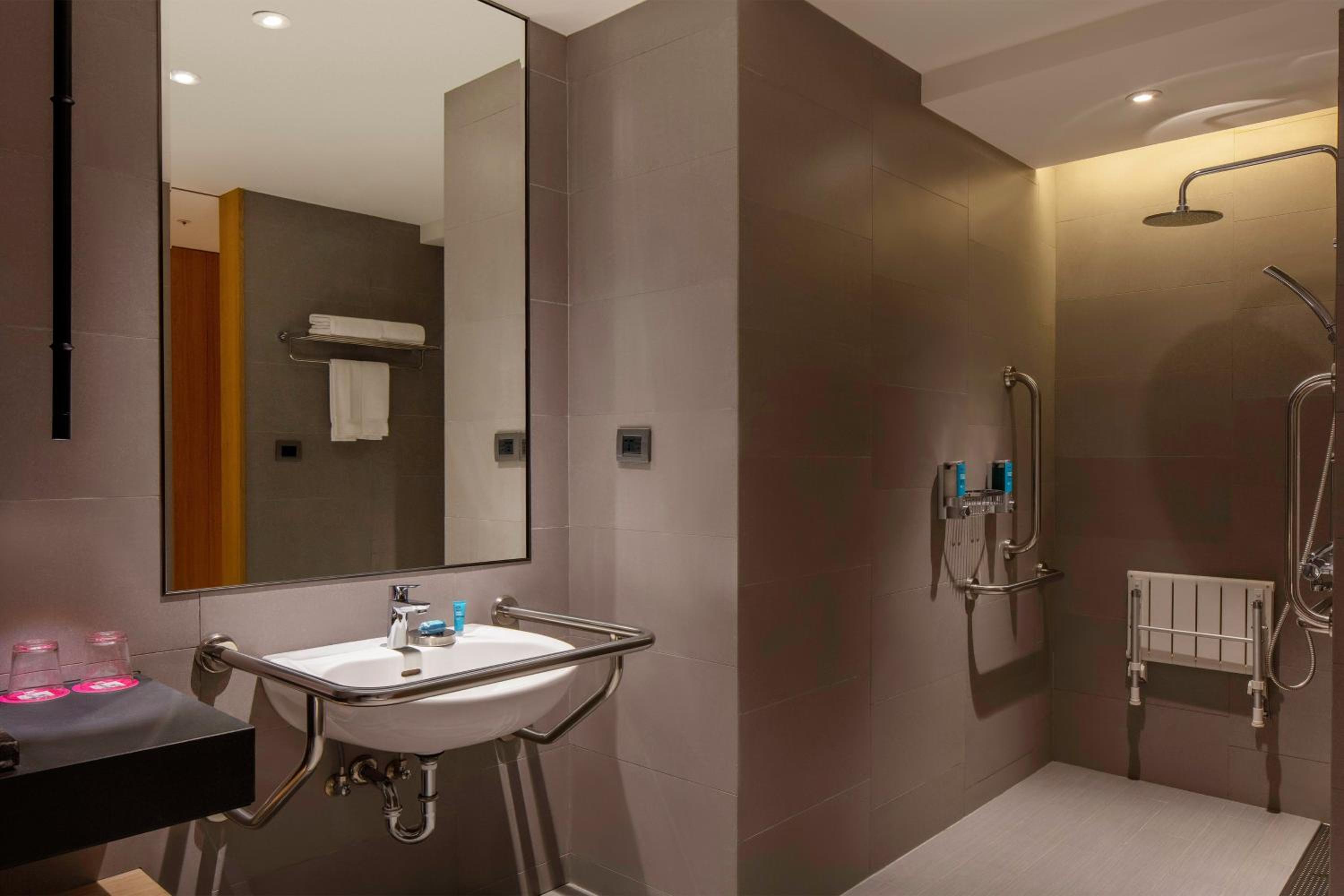 Accessible Room, Guest room, 1 Twin/Single Bed(s), No view photo 3