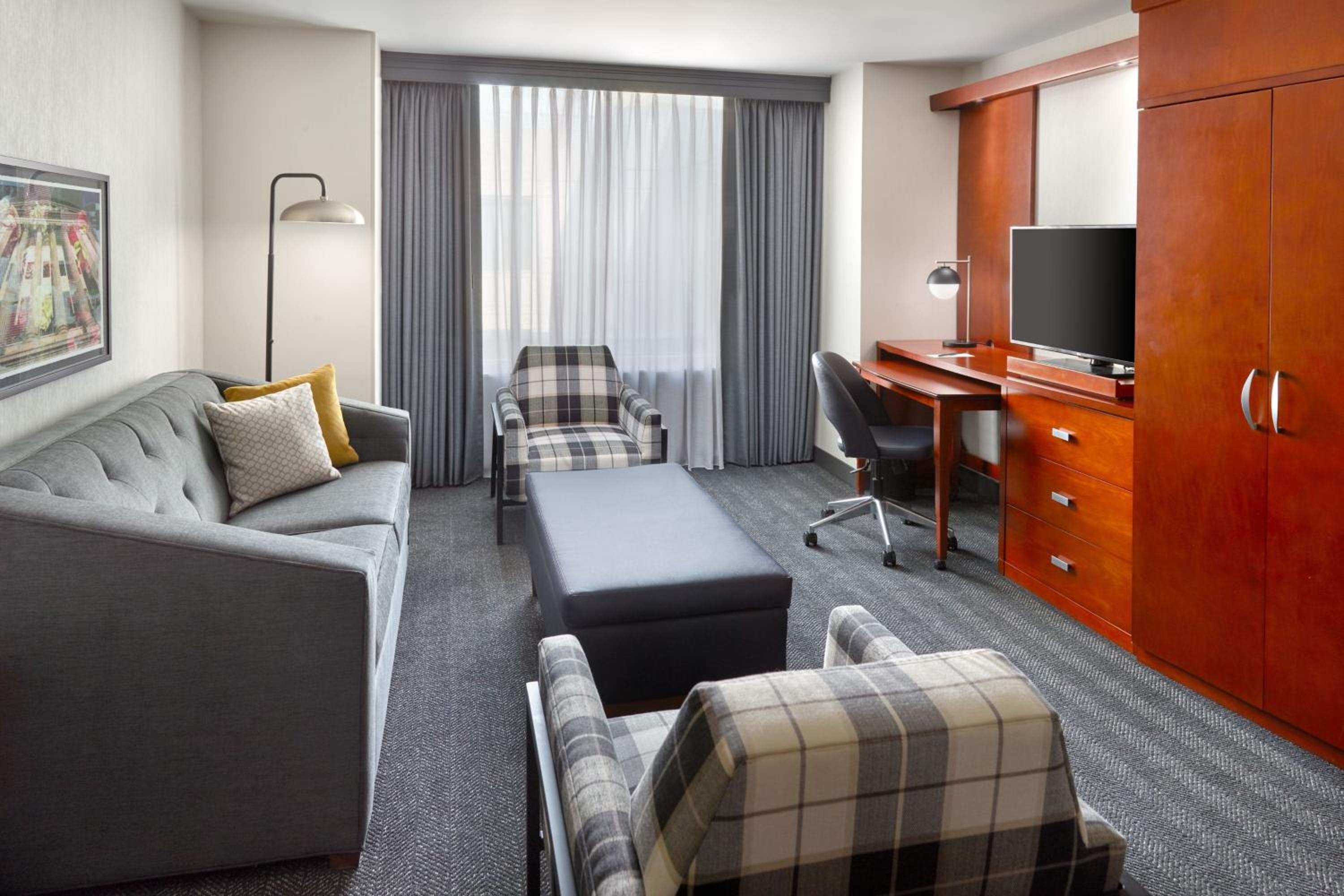 One-Bedroom King Suite