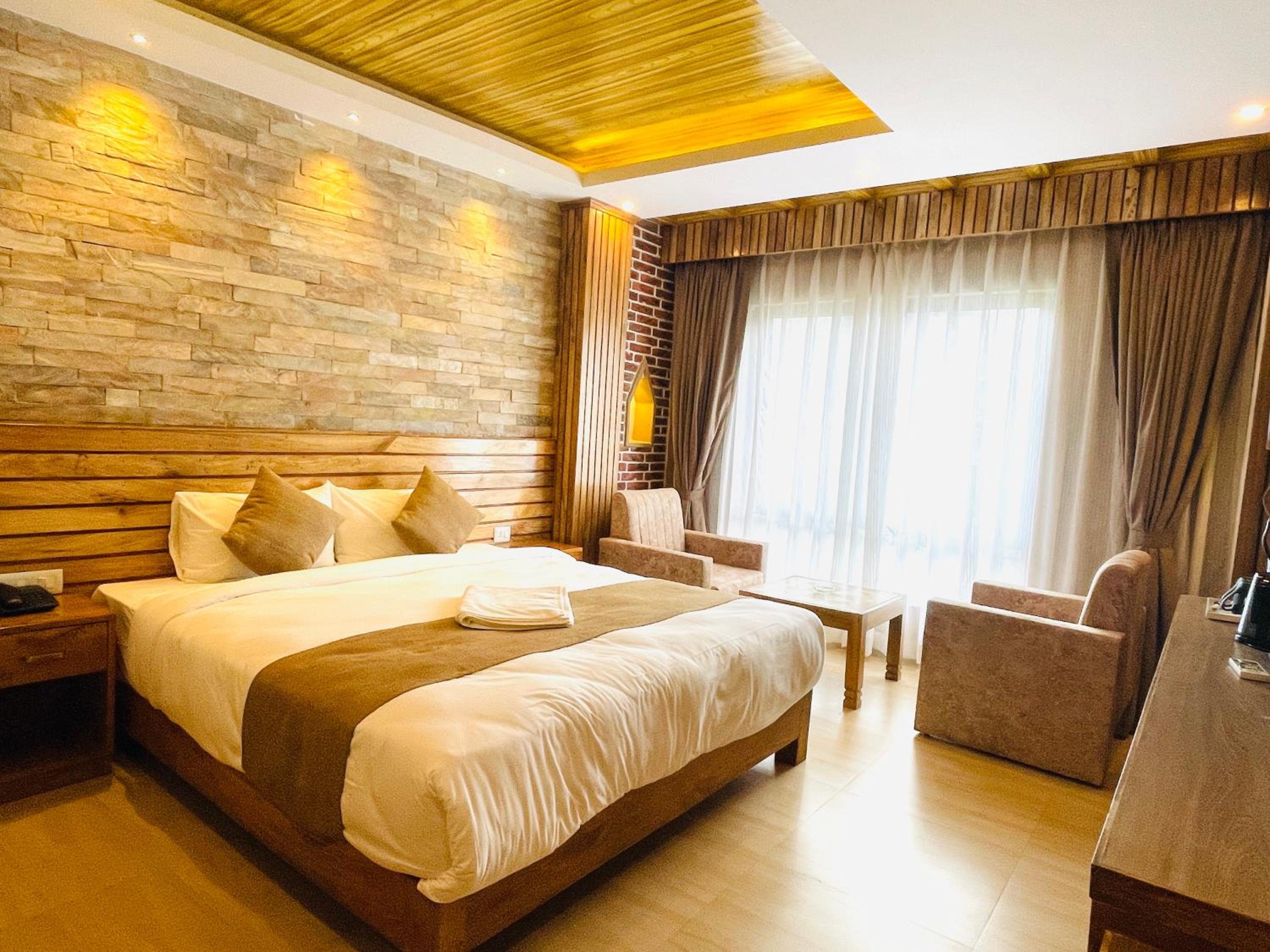 Deluxe King Room