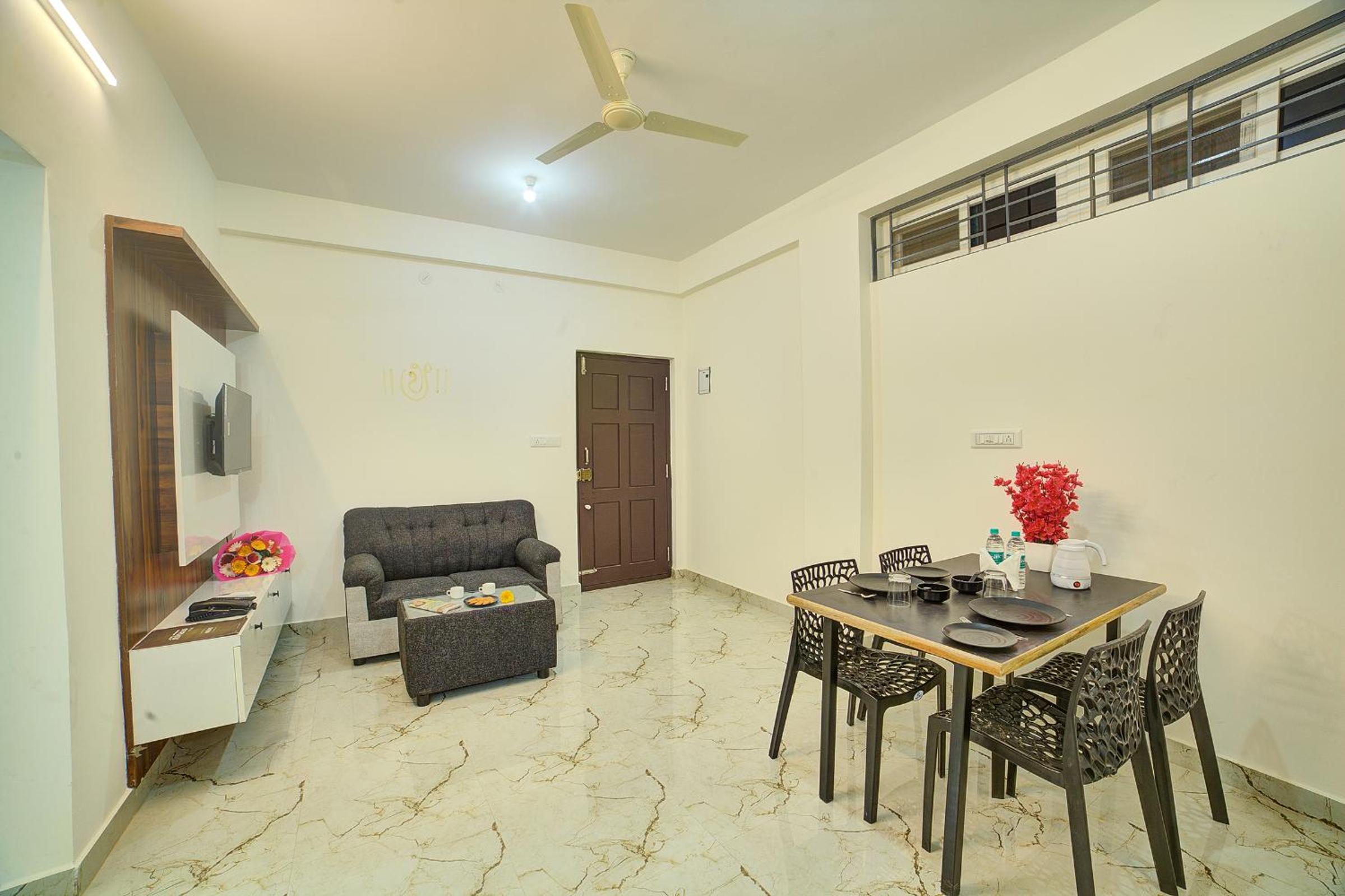One-Bedroom Suite - Photo 19