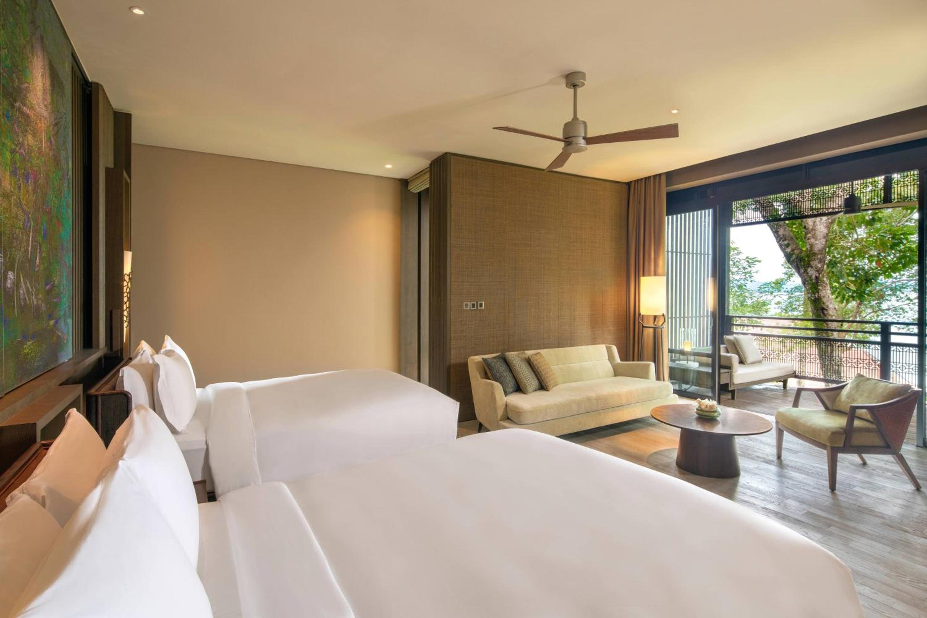 Rainforest Deluxe Queen Room