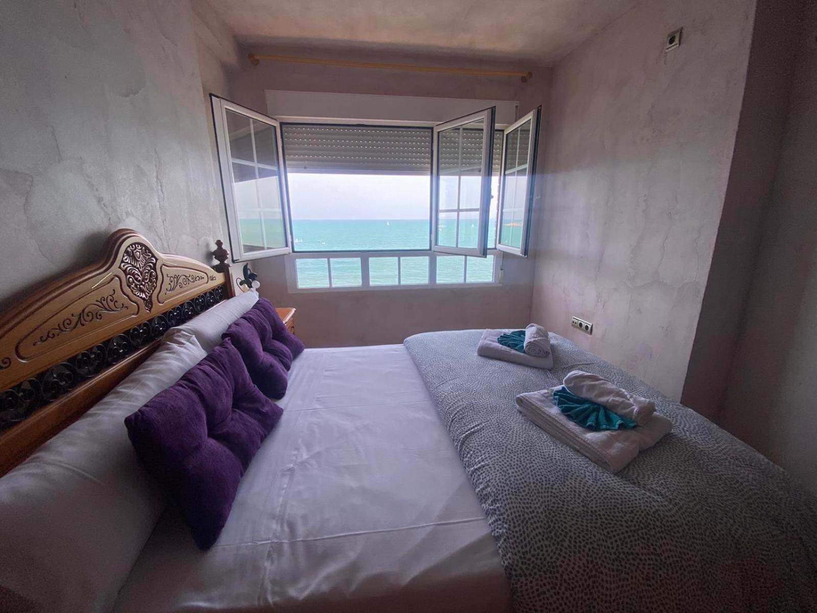 Apartamento de tres habitaciones con vista al mar