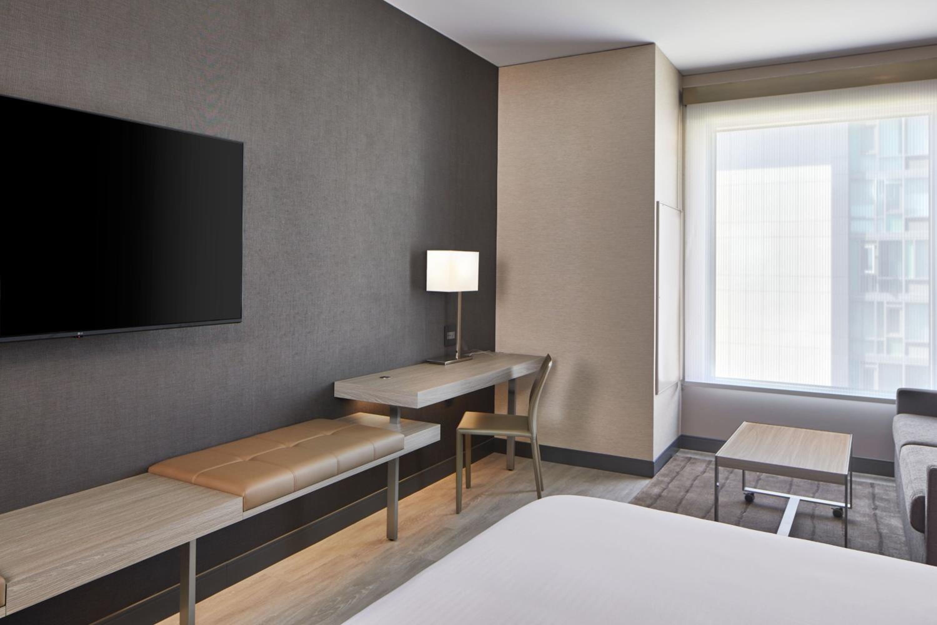 King Room - Hearing Accessible - Photo 12