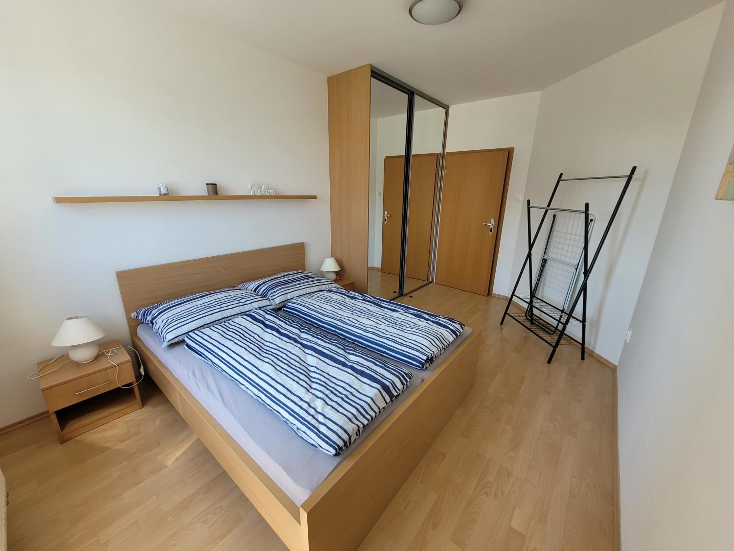 One-Bedroom Apartment photo 1
