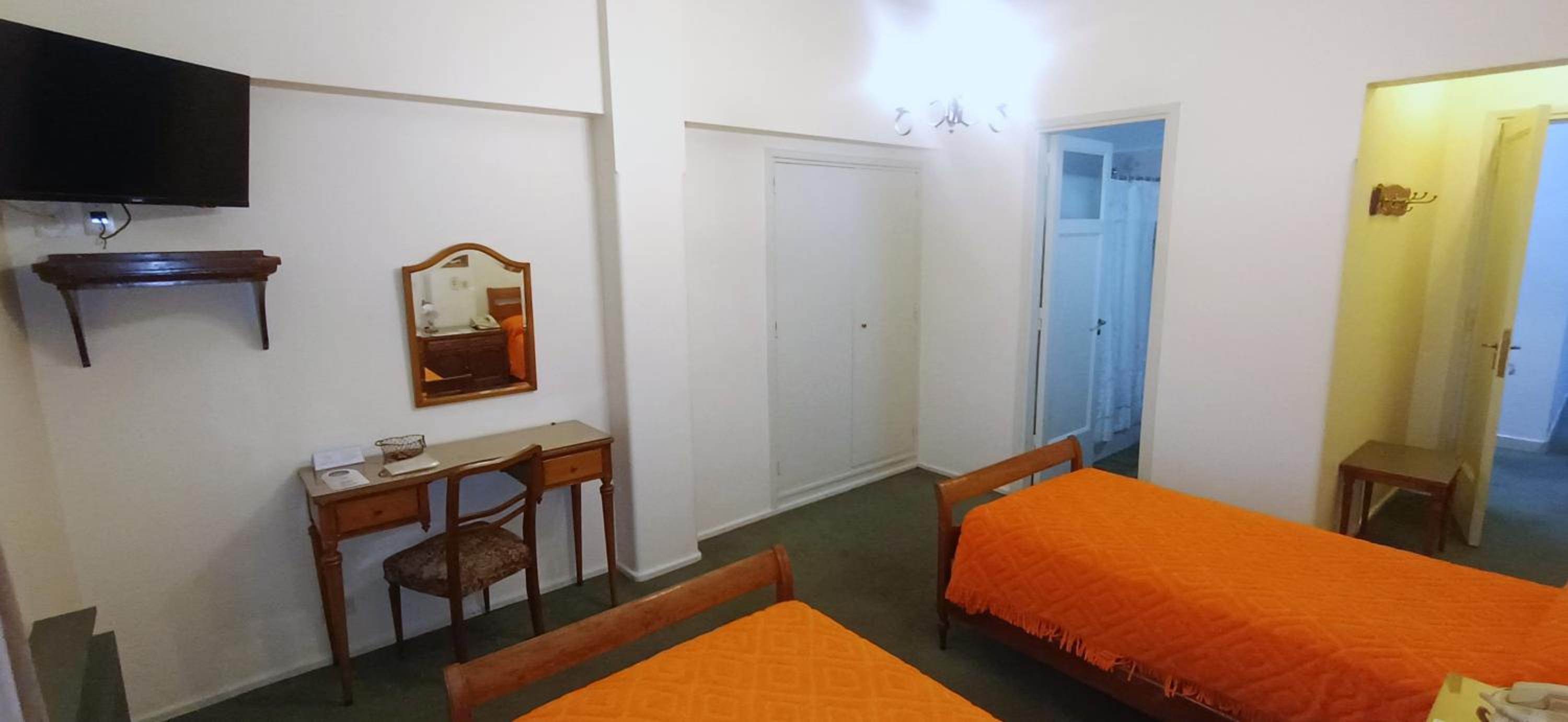 Standard Double or Twin Room photo 2