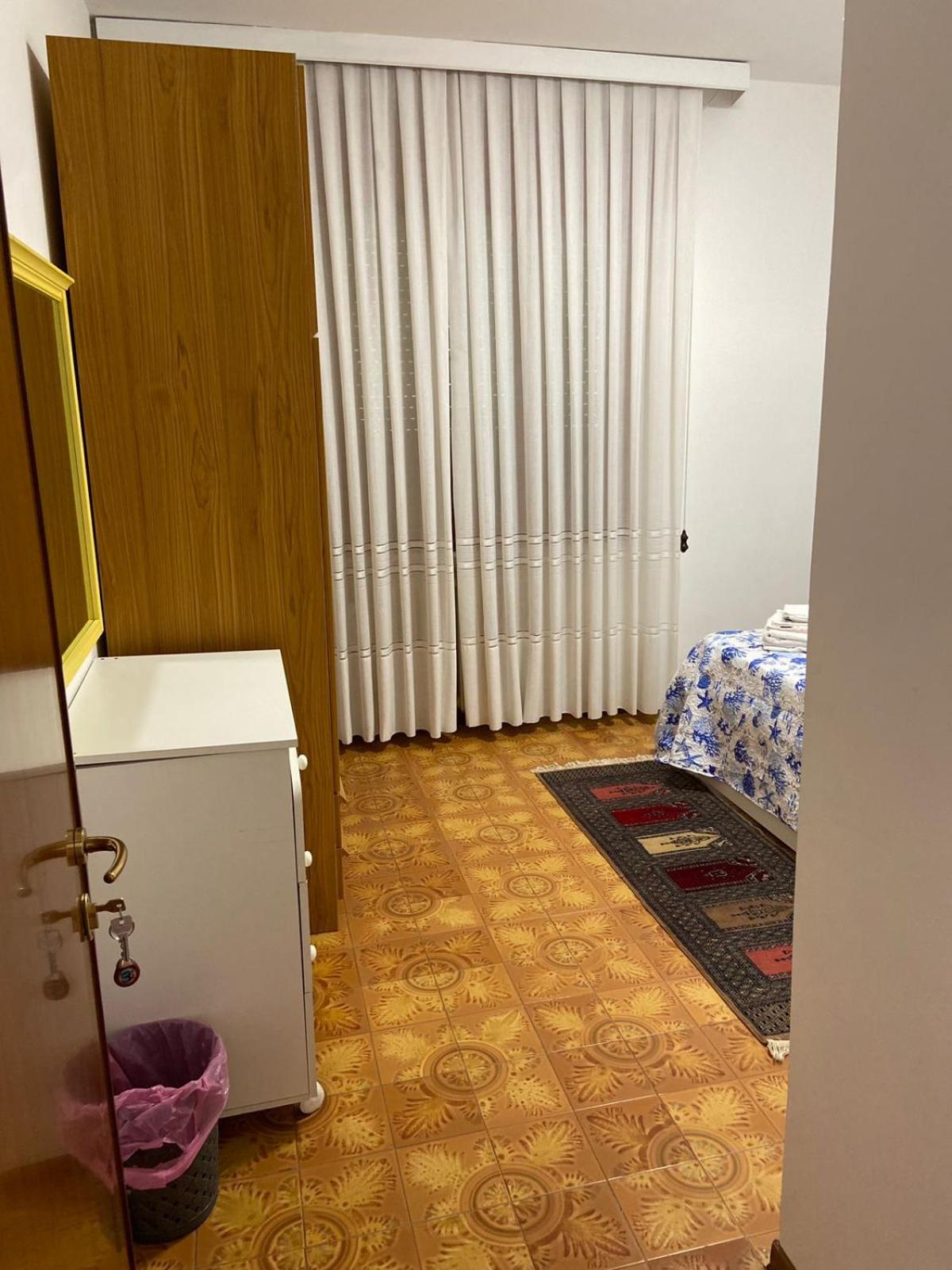 Large Double Room photo 1