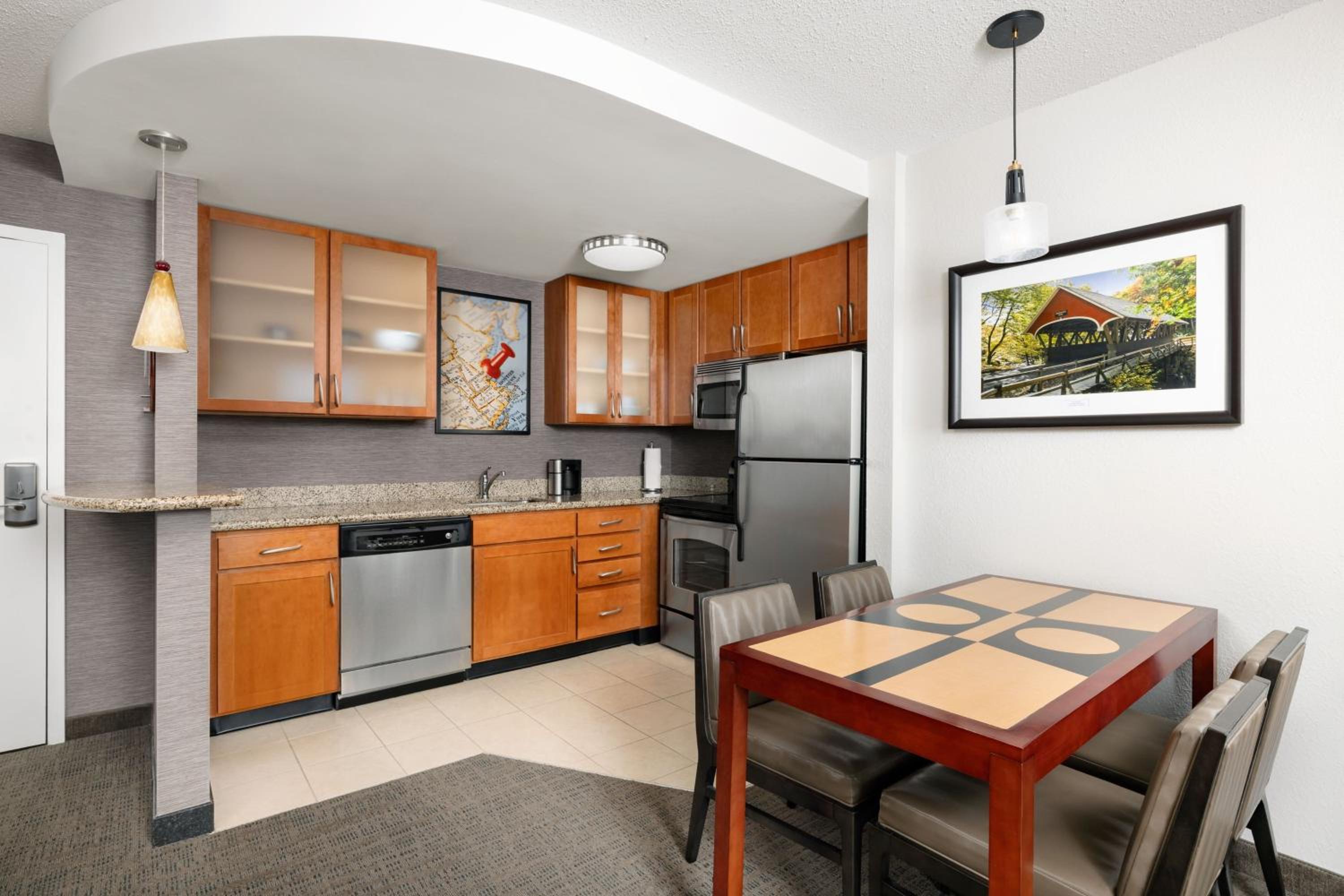 One-Bedroom King Suite with Sofa Bed and Adapted Tub - Mobility and Hearing Accessible photo 2