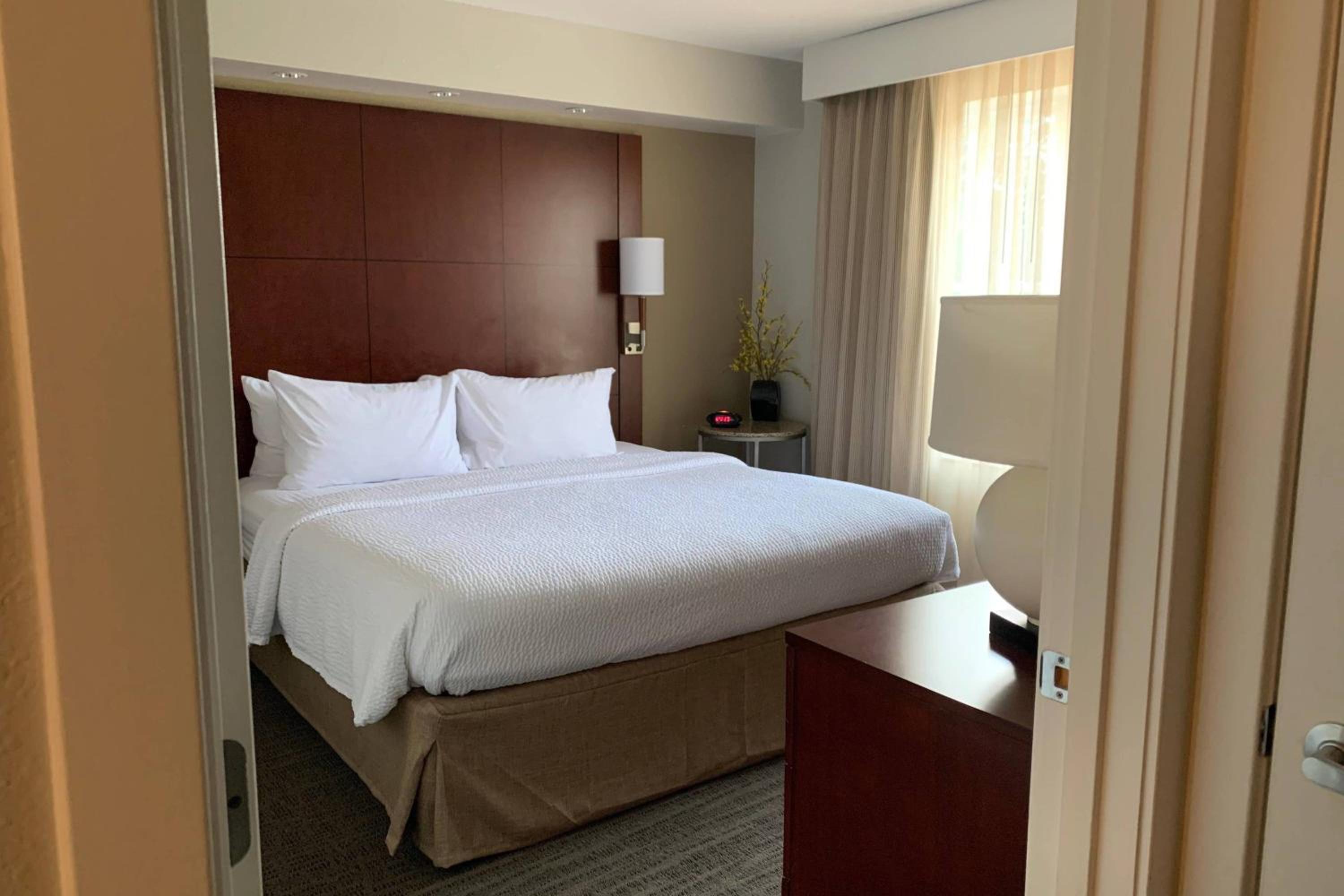 One-Bedroom King Suite