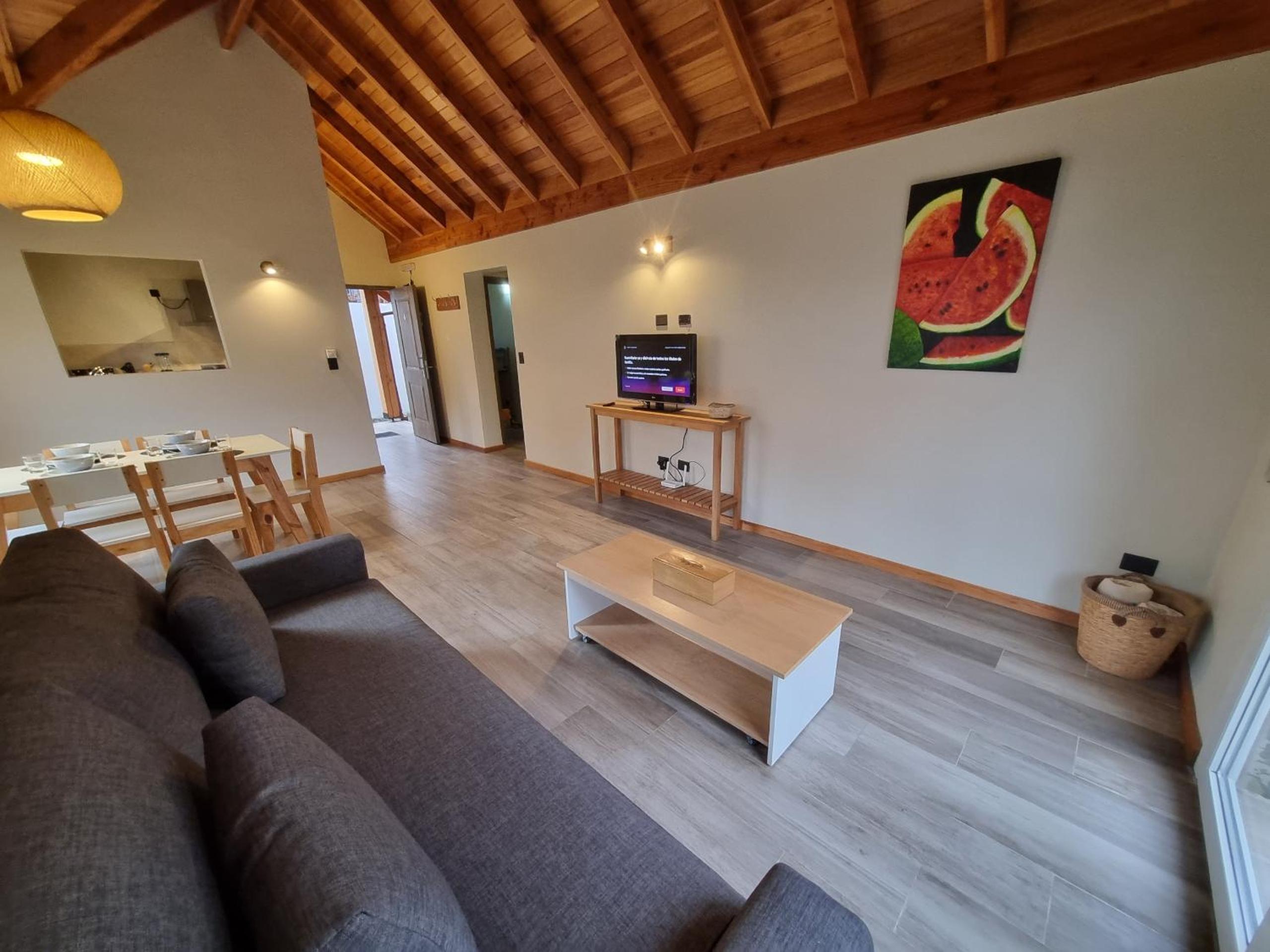 One-Bedroom House photo 1