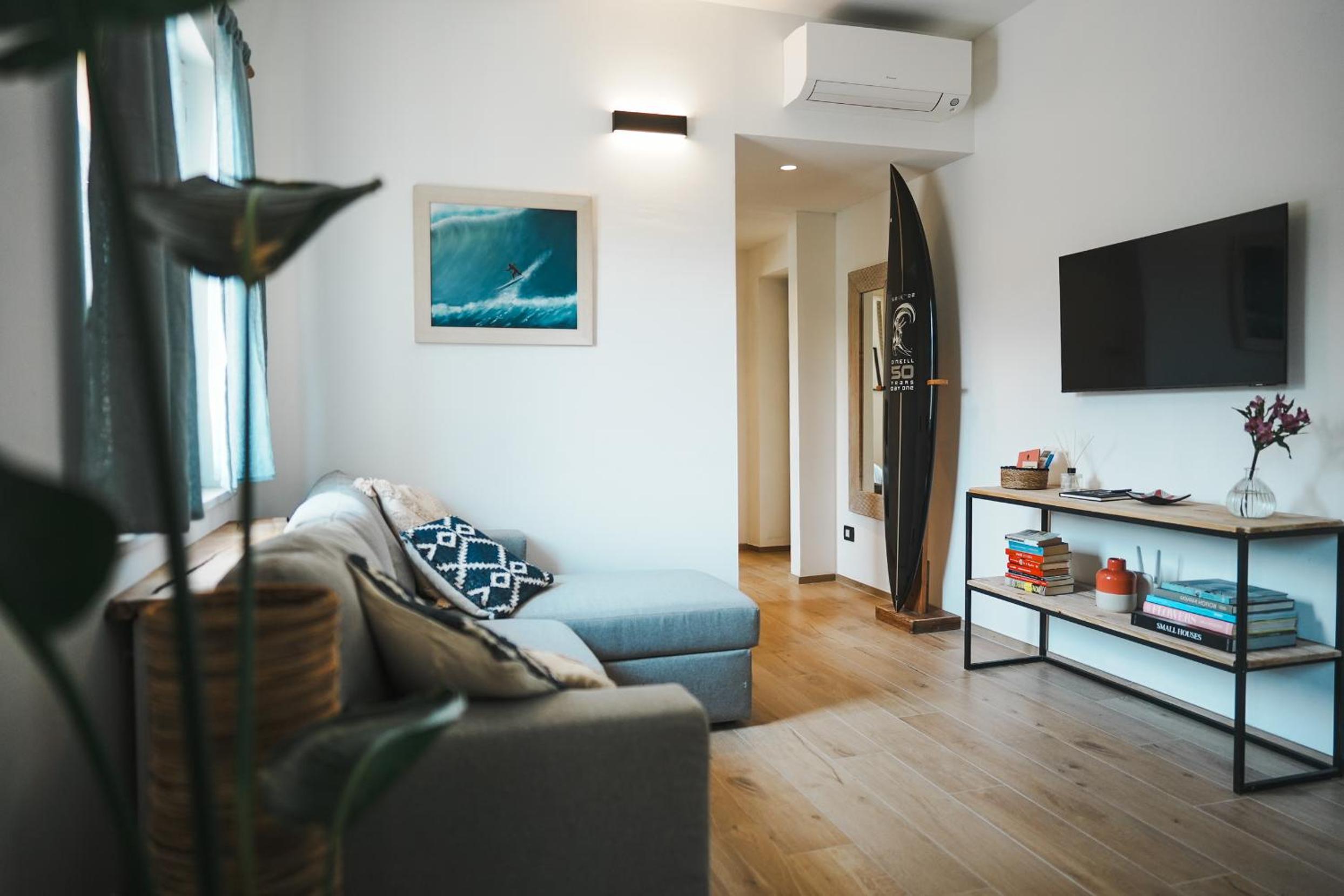 One-Bedroom Apartment photo 1