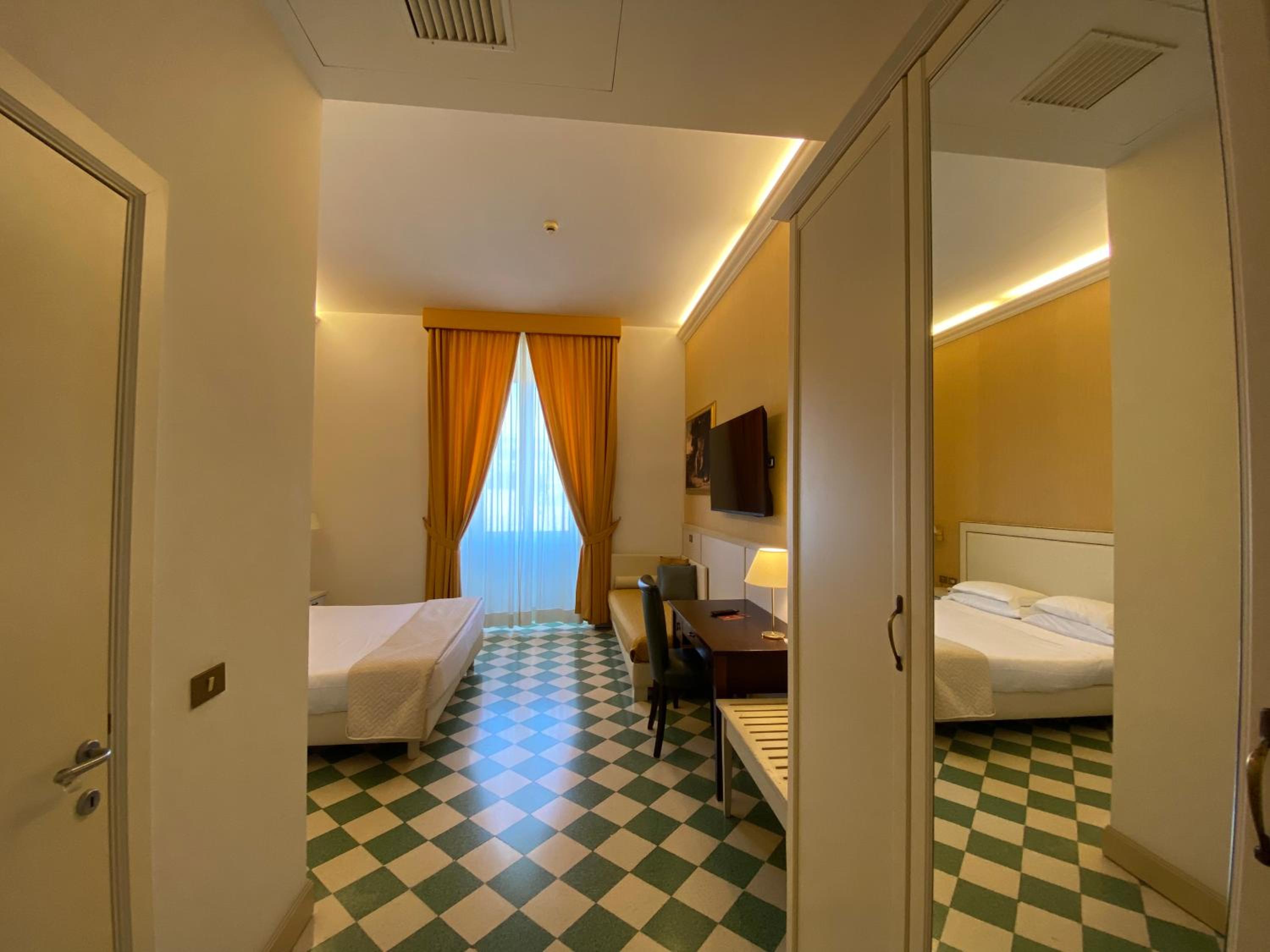 Superior Triple Room photo 2