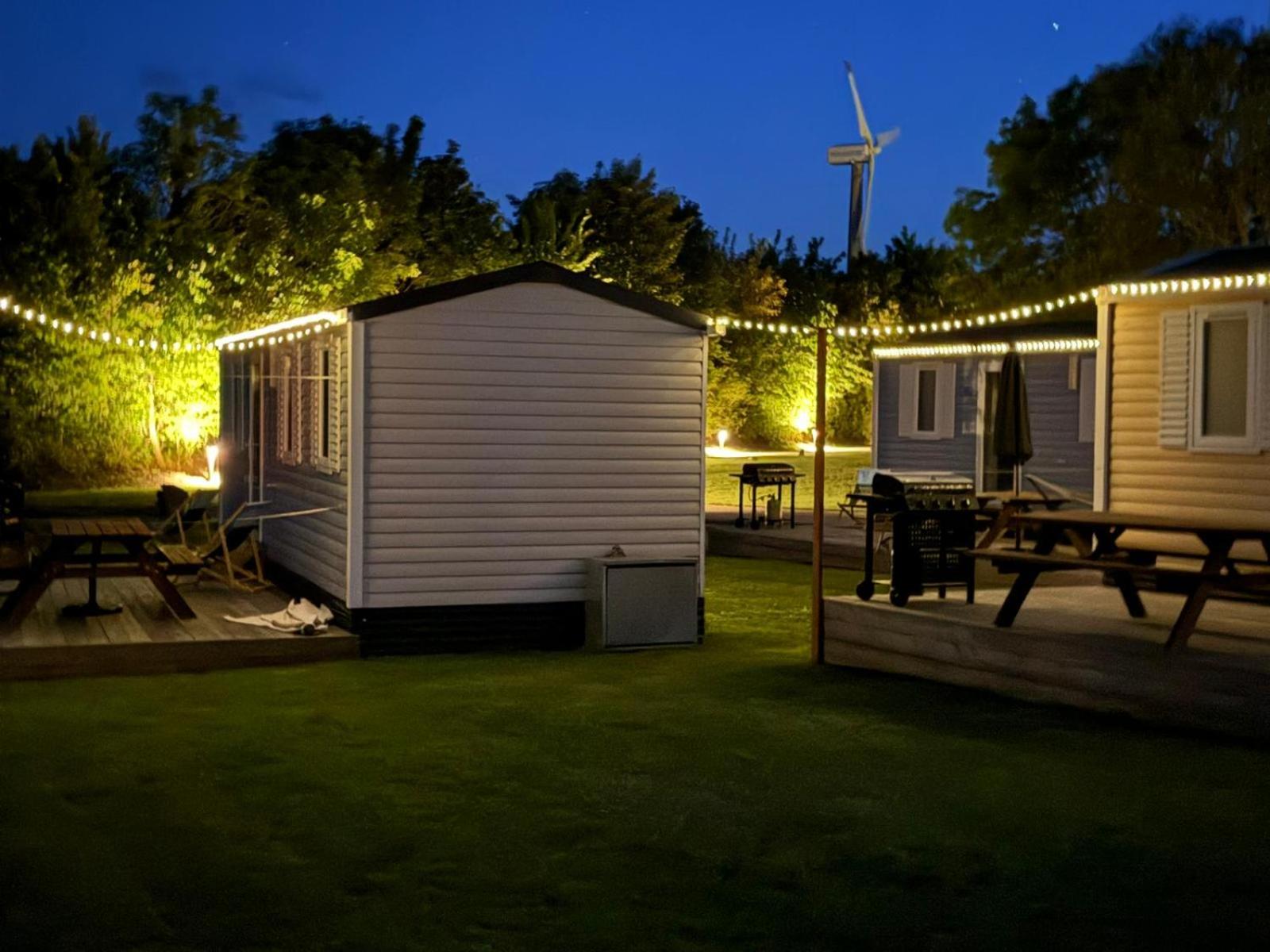 Mobile Home photo 3