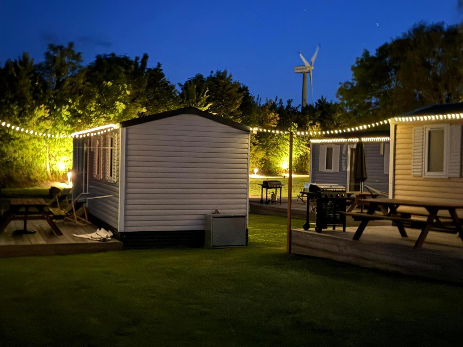 Mobile Home photo 2