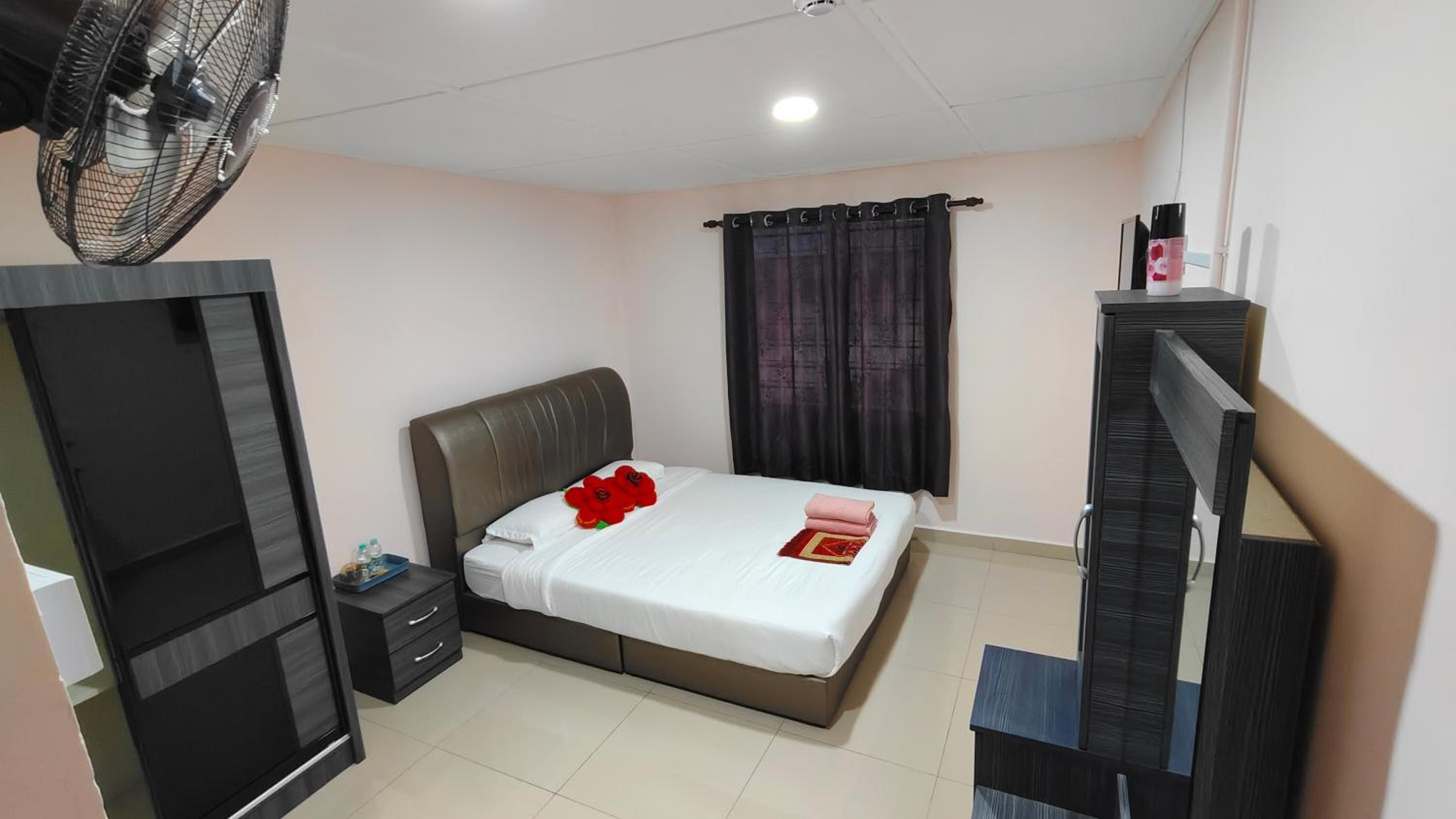 Standard Queen Room photo 2