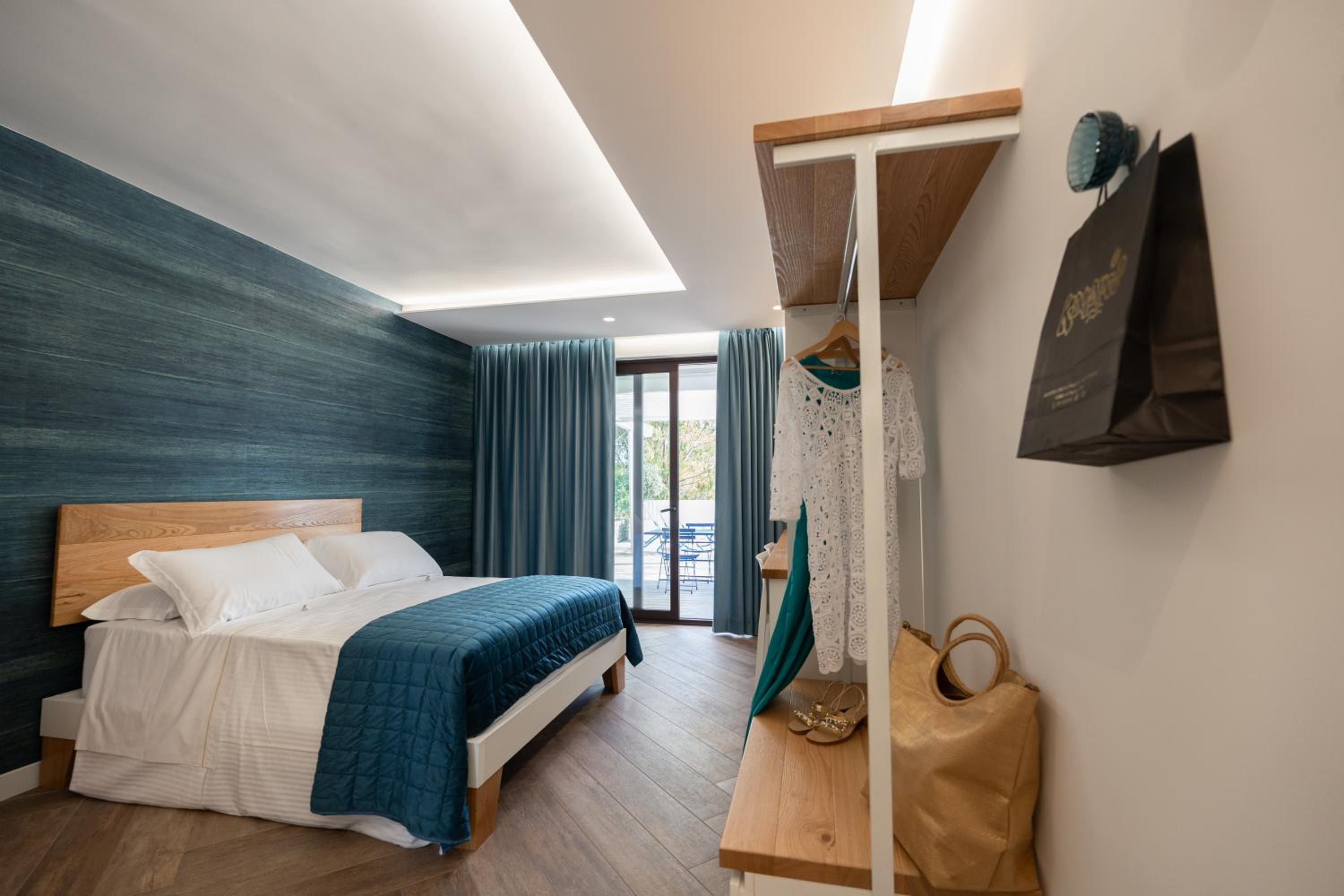 Deluxe Double Room with Sea View photo 3
