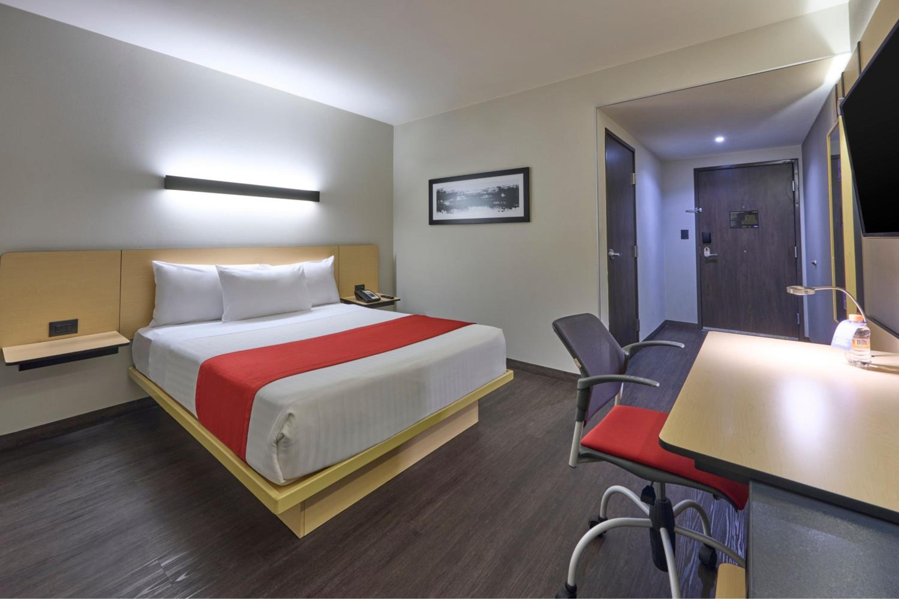 Queen Room - Photo 7
