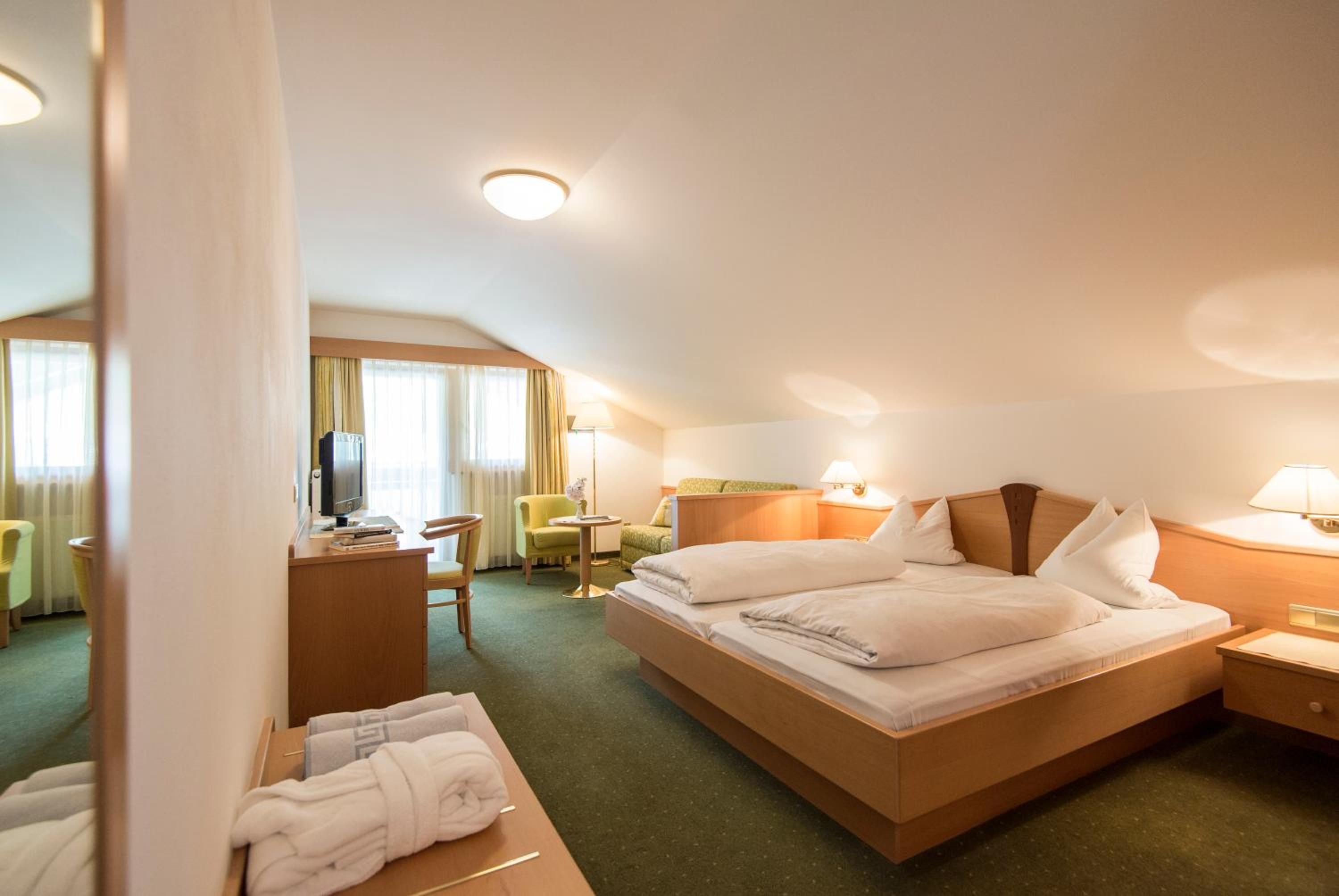 Classic Double Room with Valley View photo 2