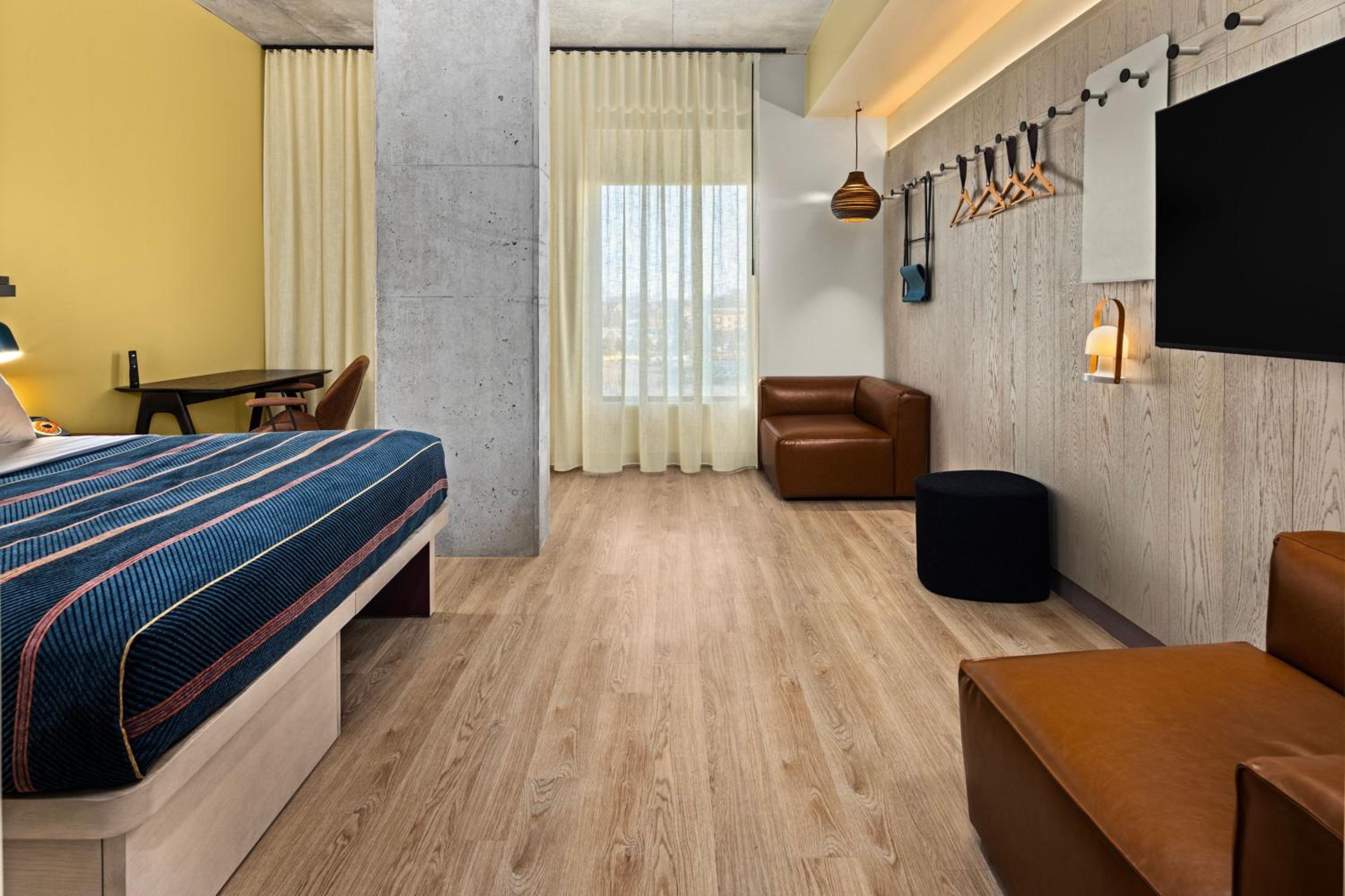 Larger Queen Room with Two Queen Beds - Photo 5