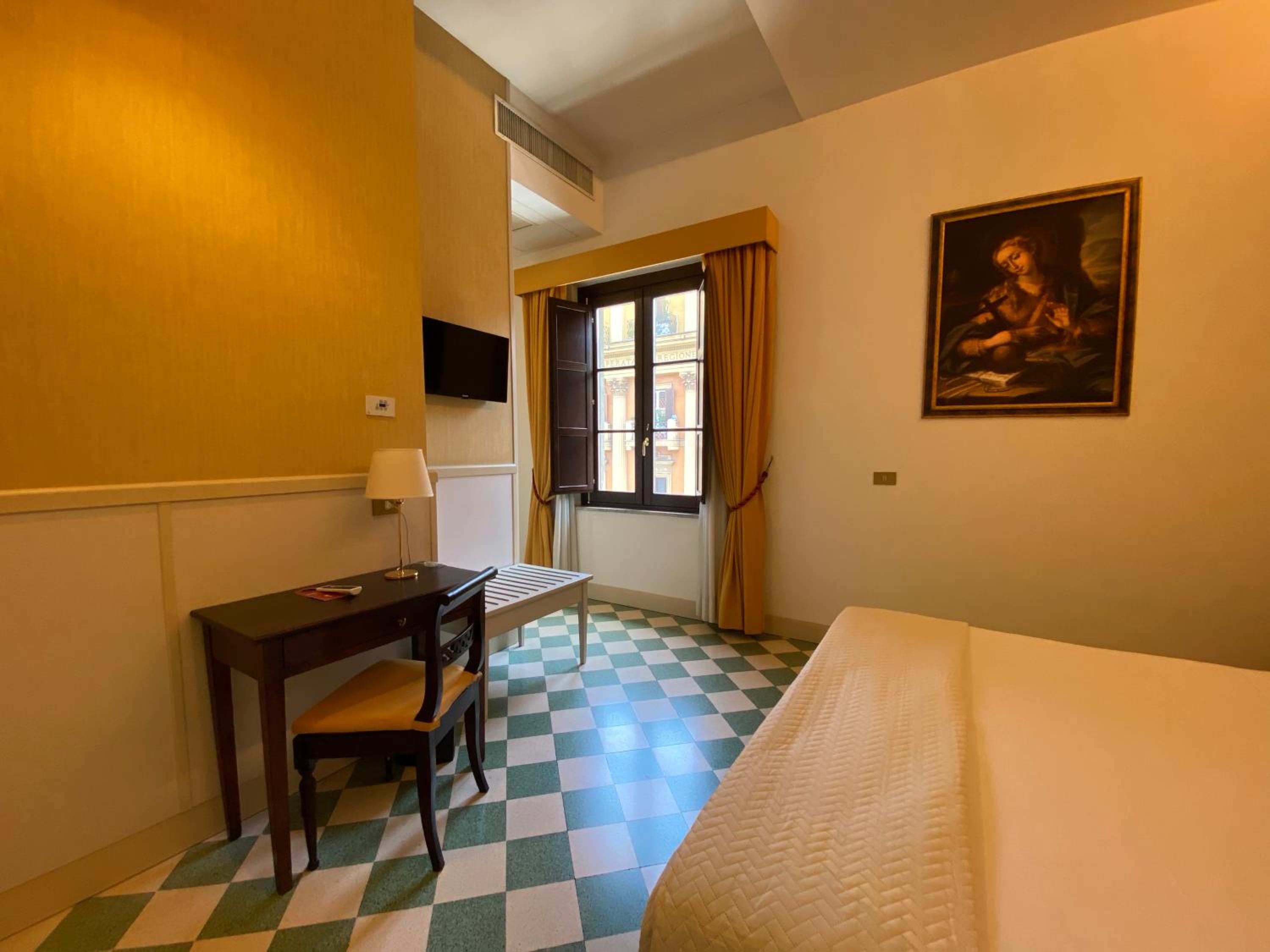 Superior Triple Room photo 3