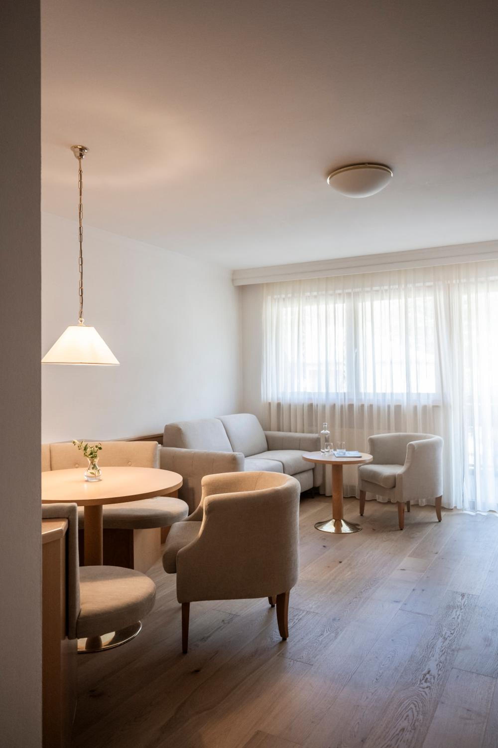 Classic Suite with Valley View
