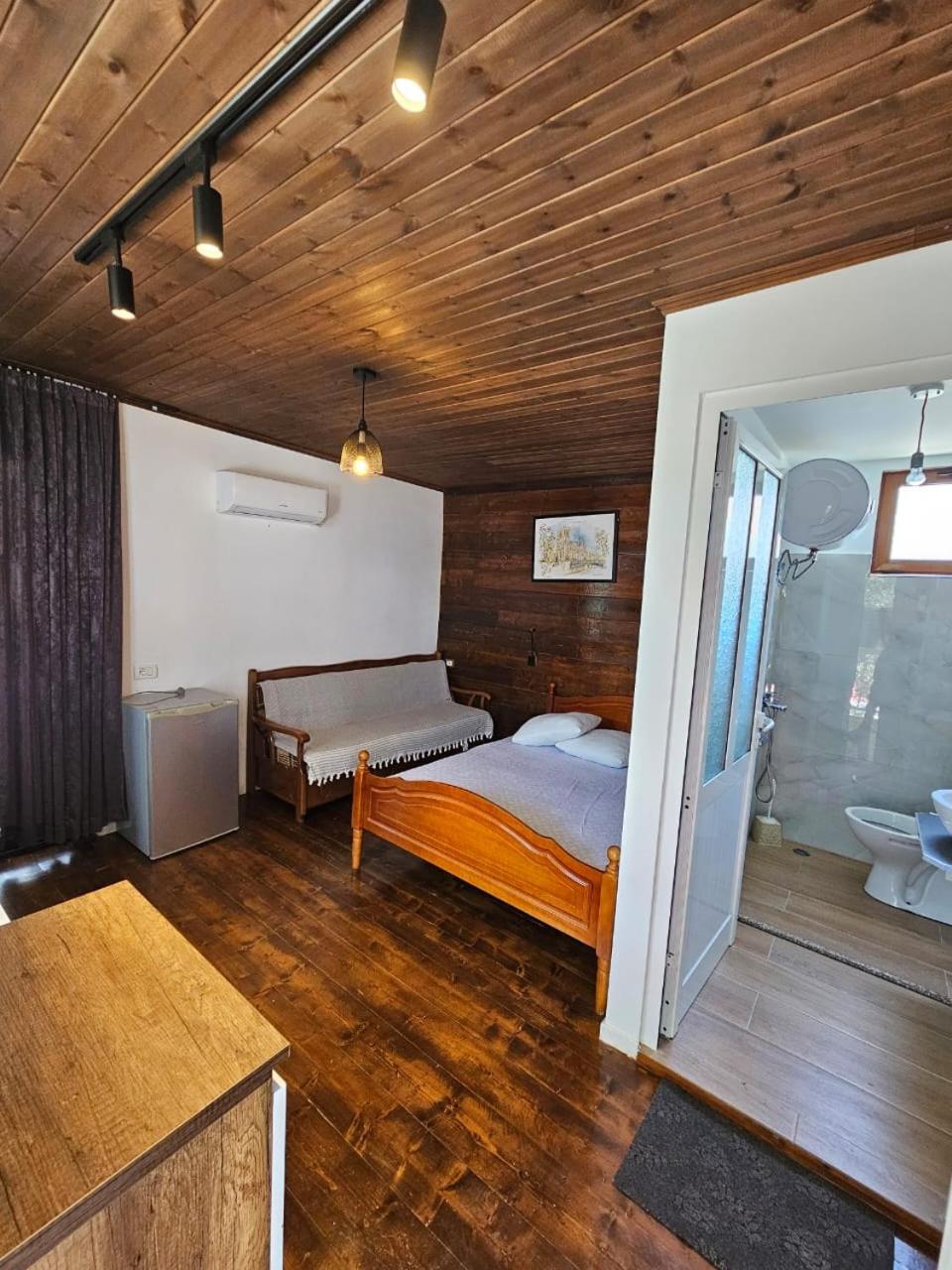 One-Bedroom Apartment photo 3