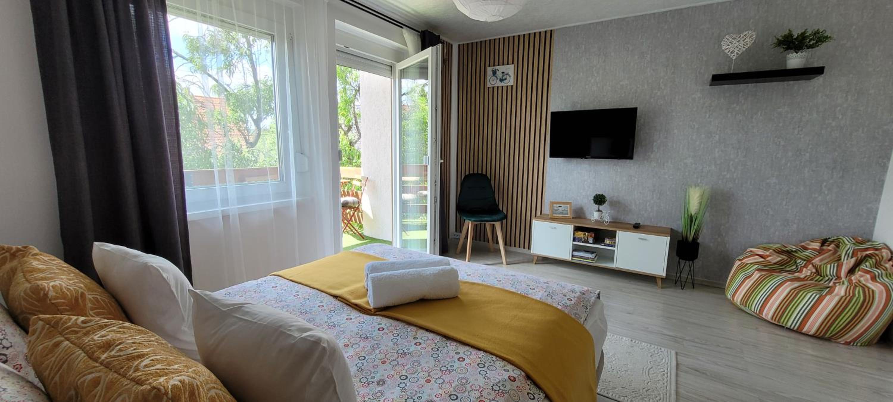 Apartment with Lake View photo 1