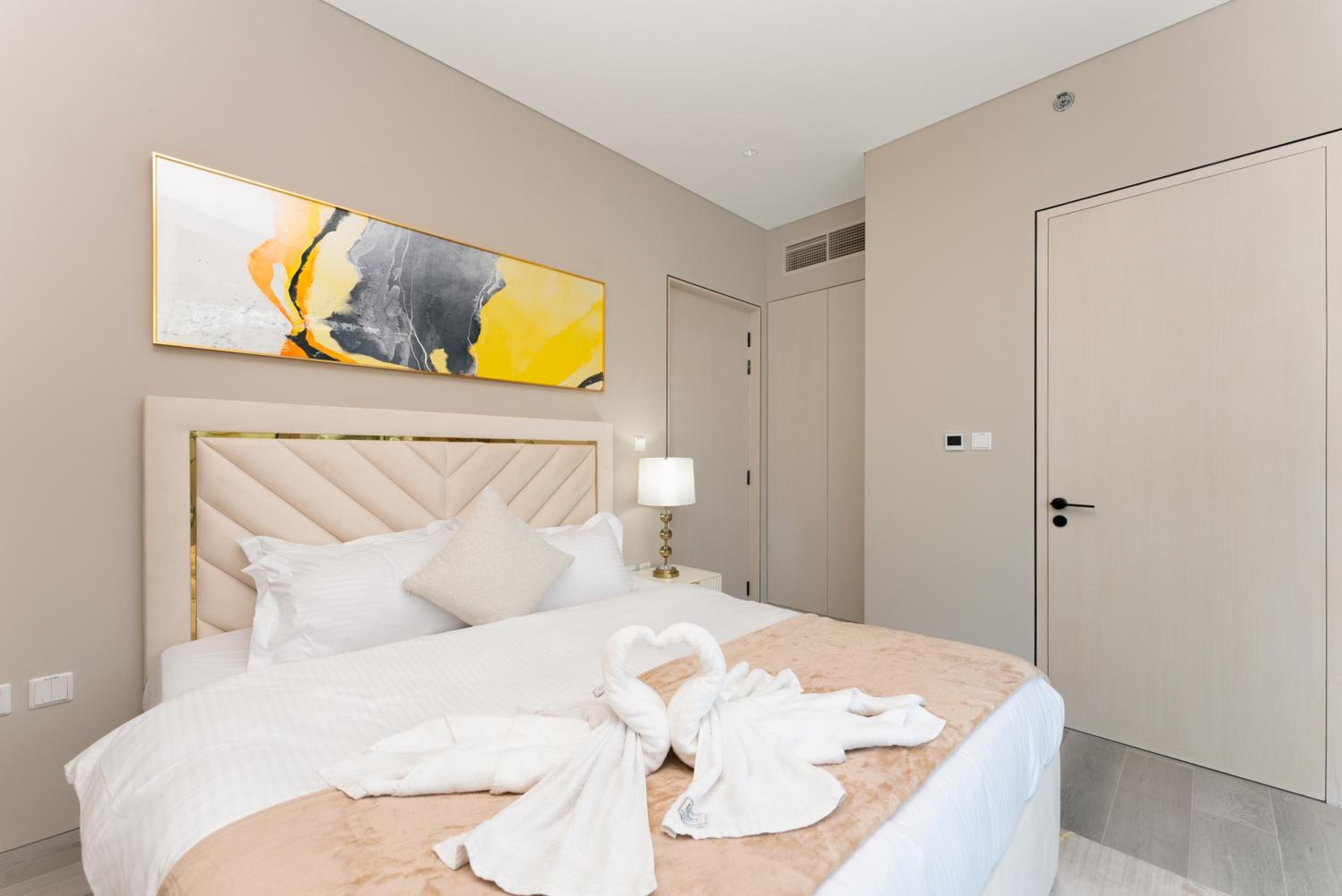 Deluxe One-Bedroom Apartment with Kitchen and Balcony photo 3