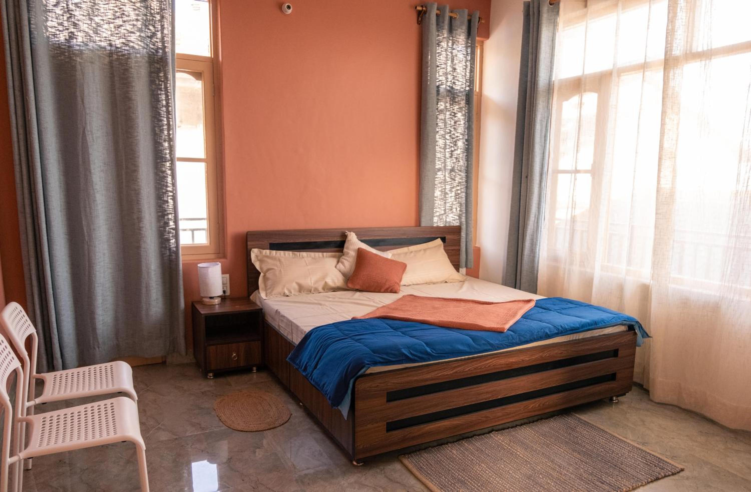 Four-Bedroom Apartment With Balcony  photo 3