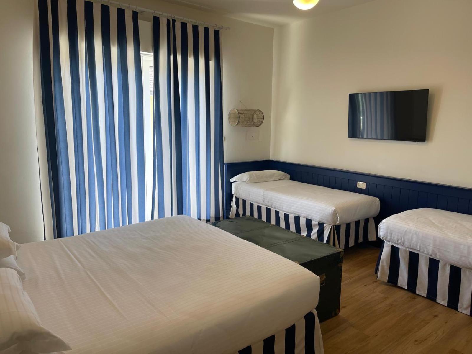 Quadruple Room With Balcony photo 3