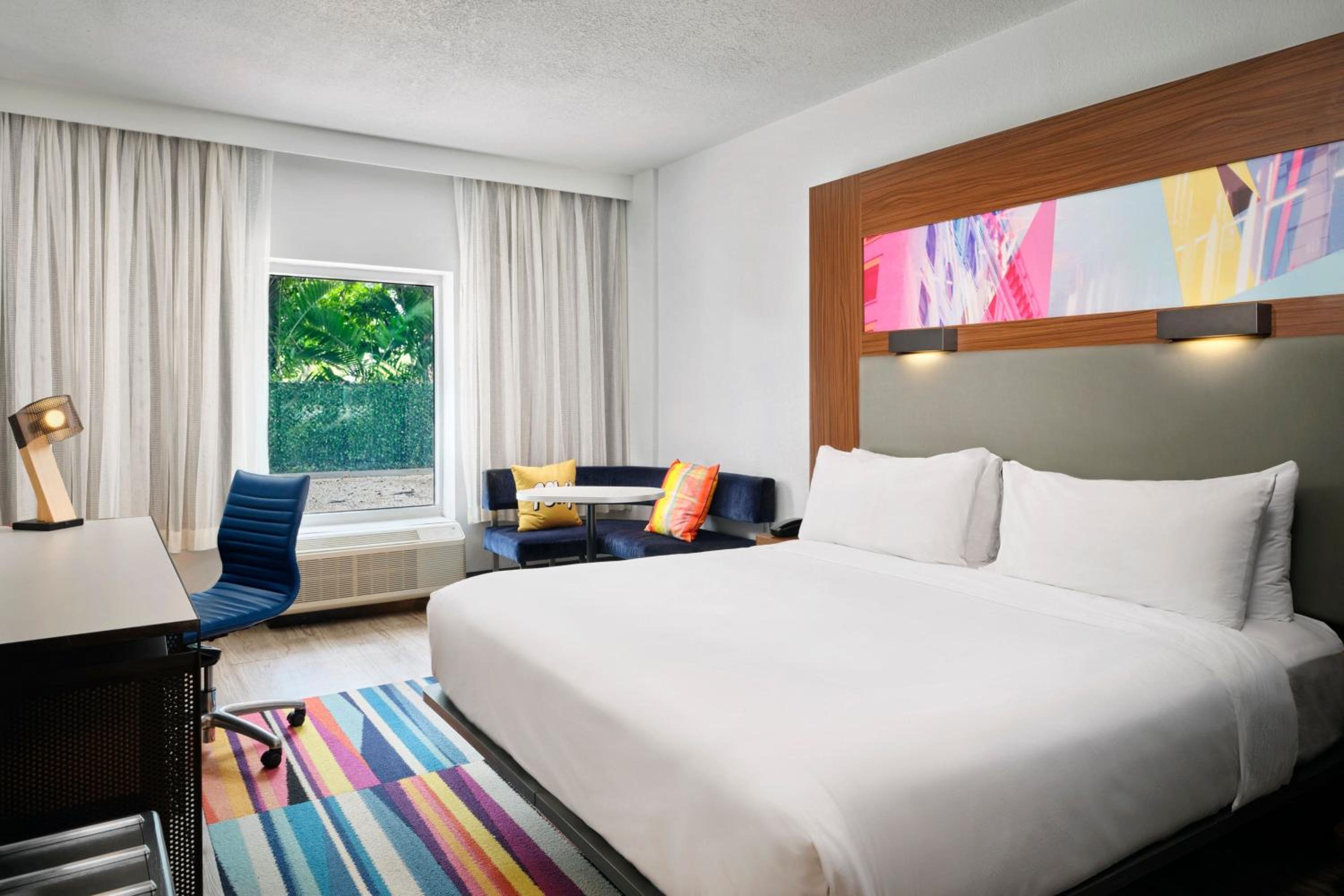 King Room with Roll-in Shower - Mobility and Hearing Accessible - Photo 1