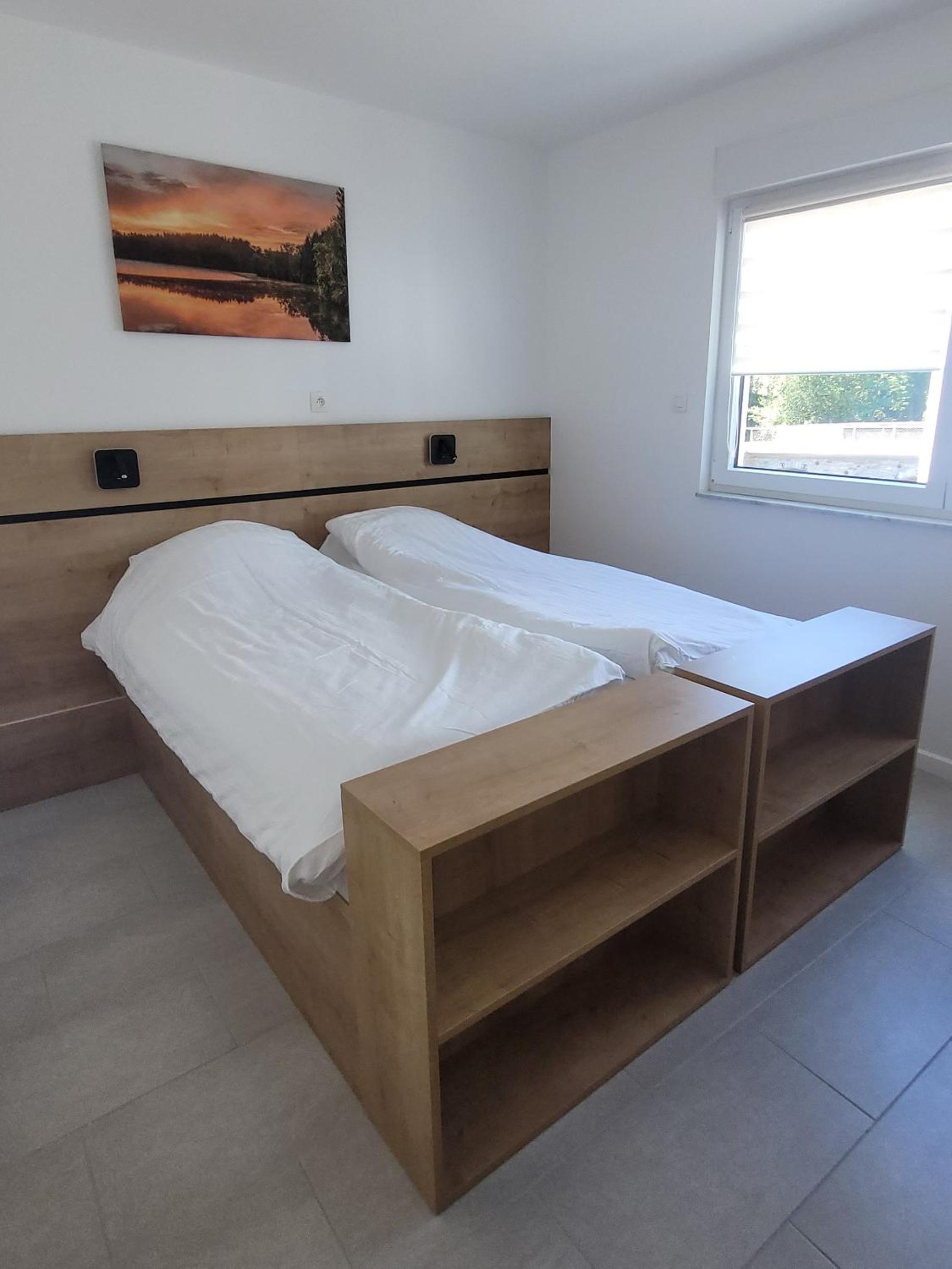 Double or Twin Room with Bathroom - Photo 3