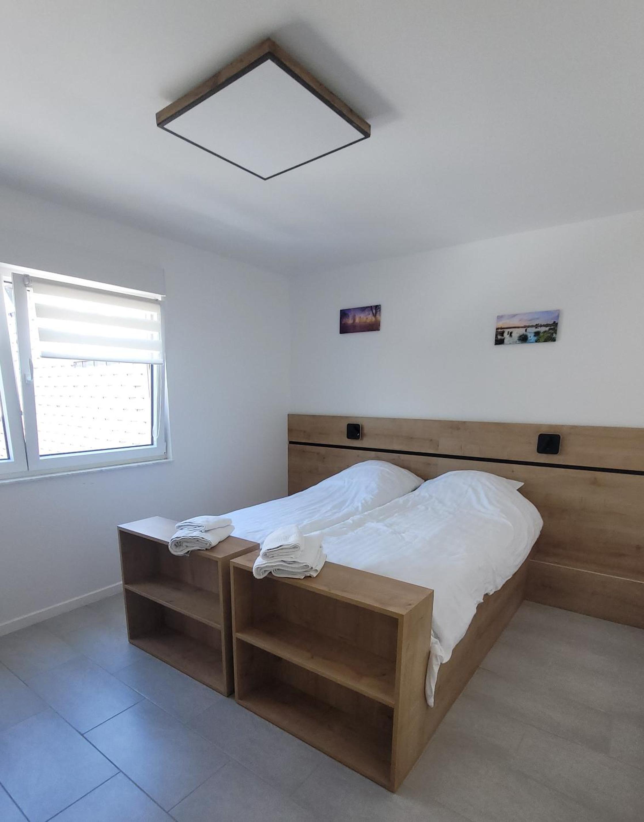 Double or Twin Room with Bathroom - Photo 4