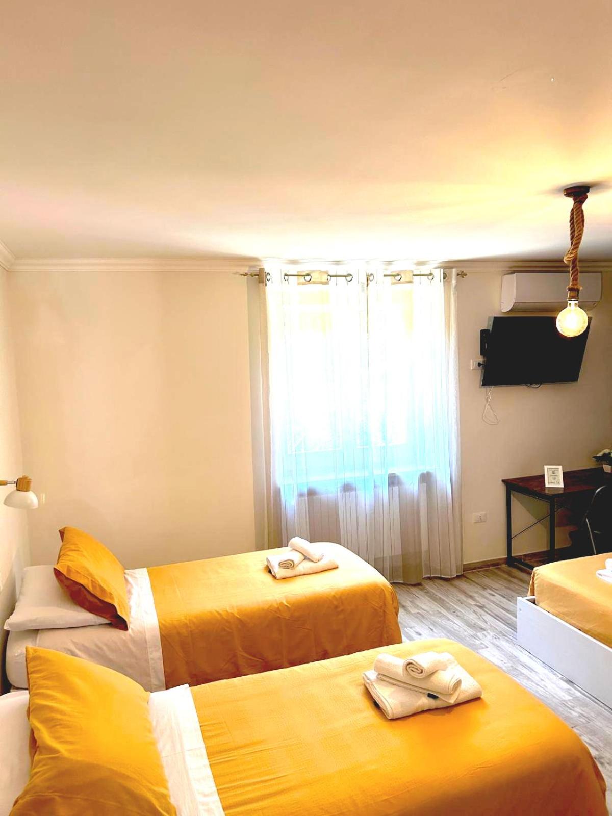 Quadruple Room with Private Bathroom photo 2