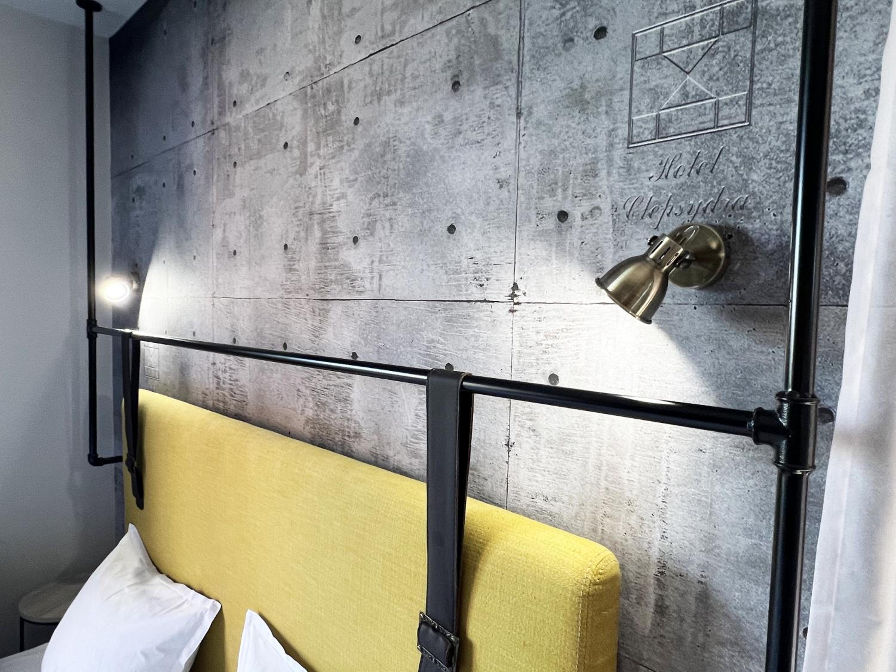 Double or Twin Room with Balcony - Photo 4