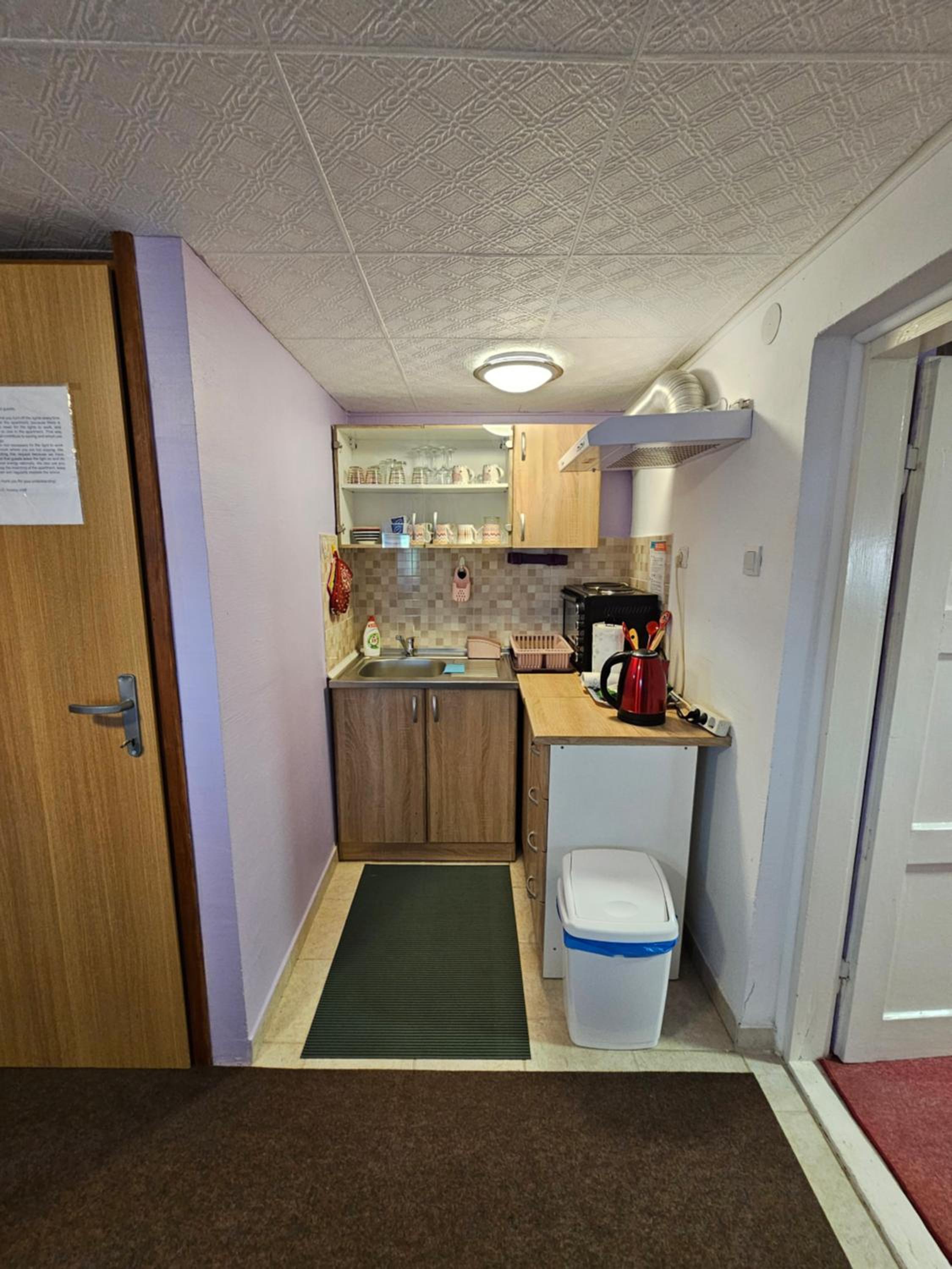 One-Bedroom Apartment - Photo 3