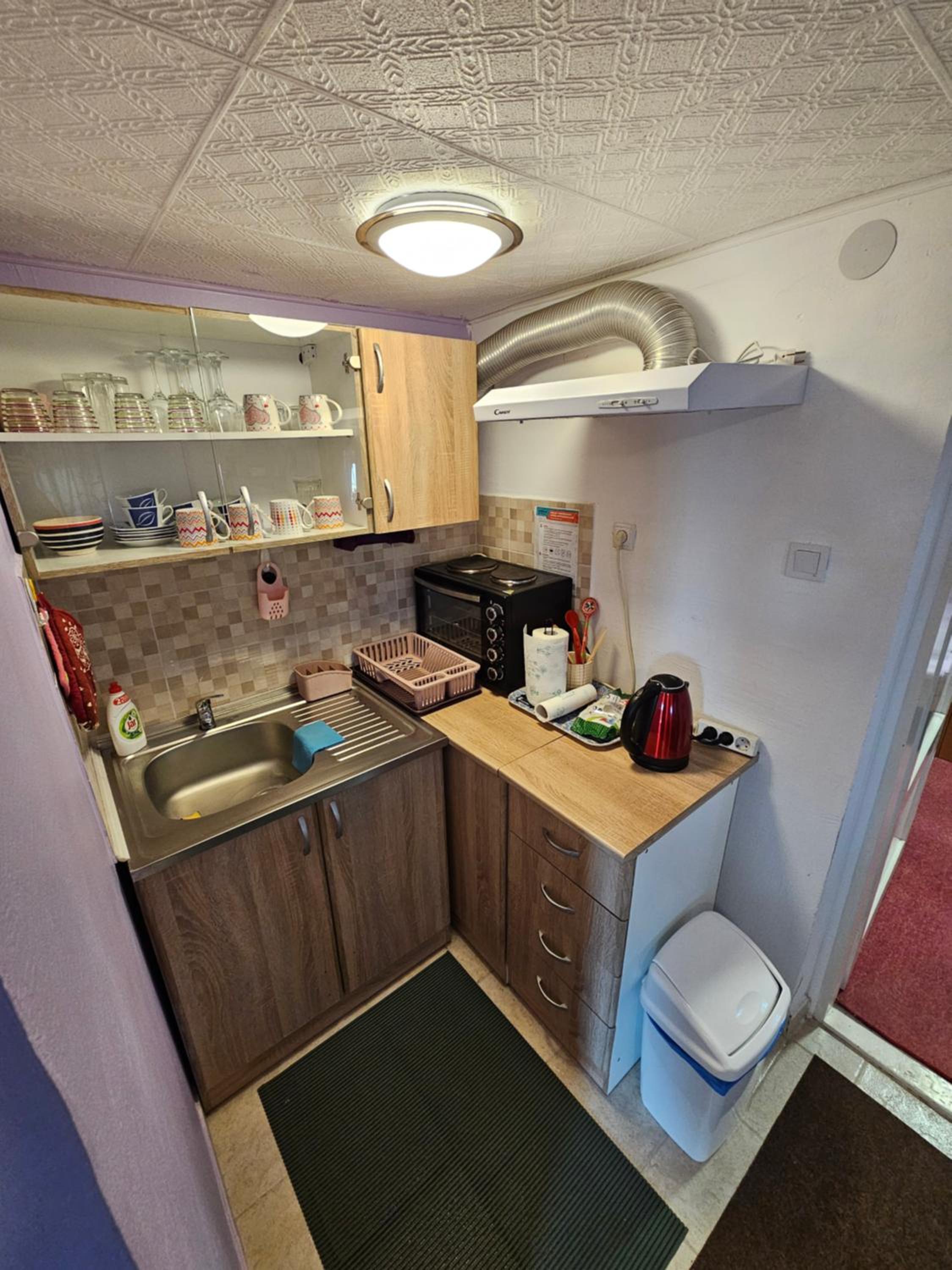 One-Bedroom Apartment - Photo 11
