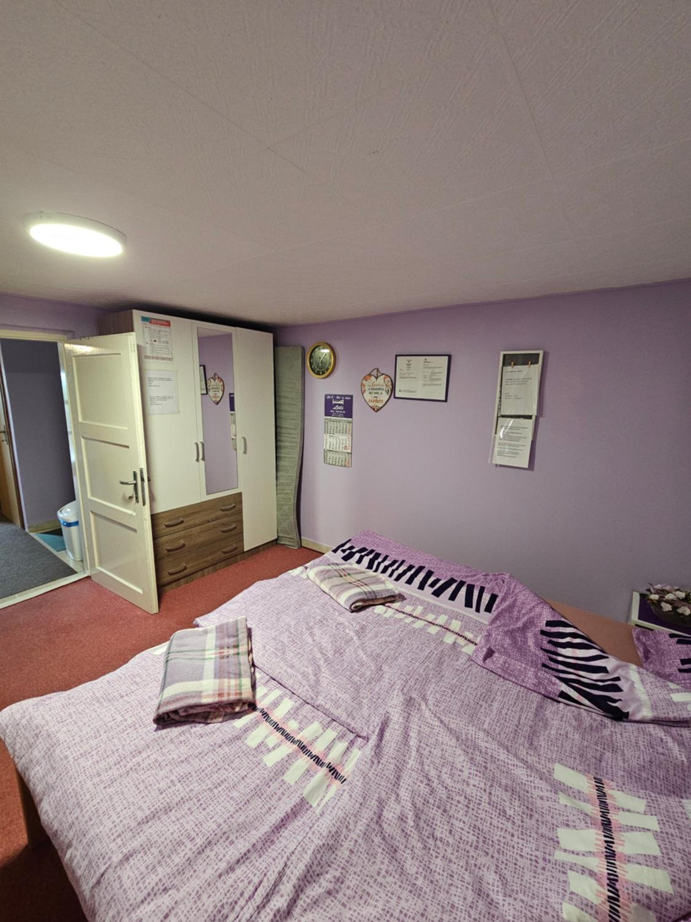One-Bedroom Apartment - Photo 7