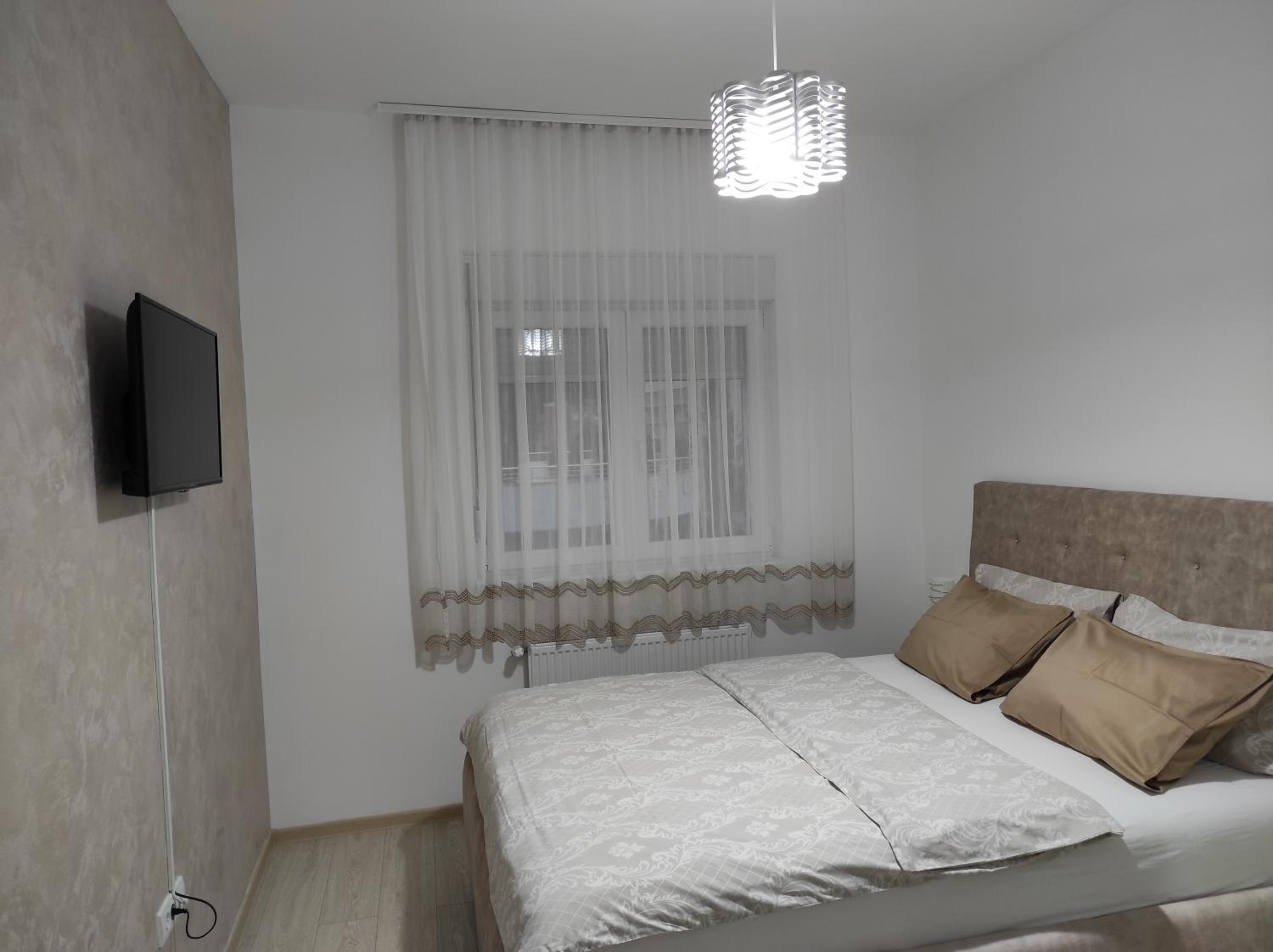 One-Bedroom Apartment with Terrace photo 1