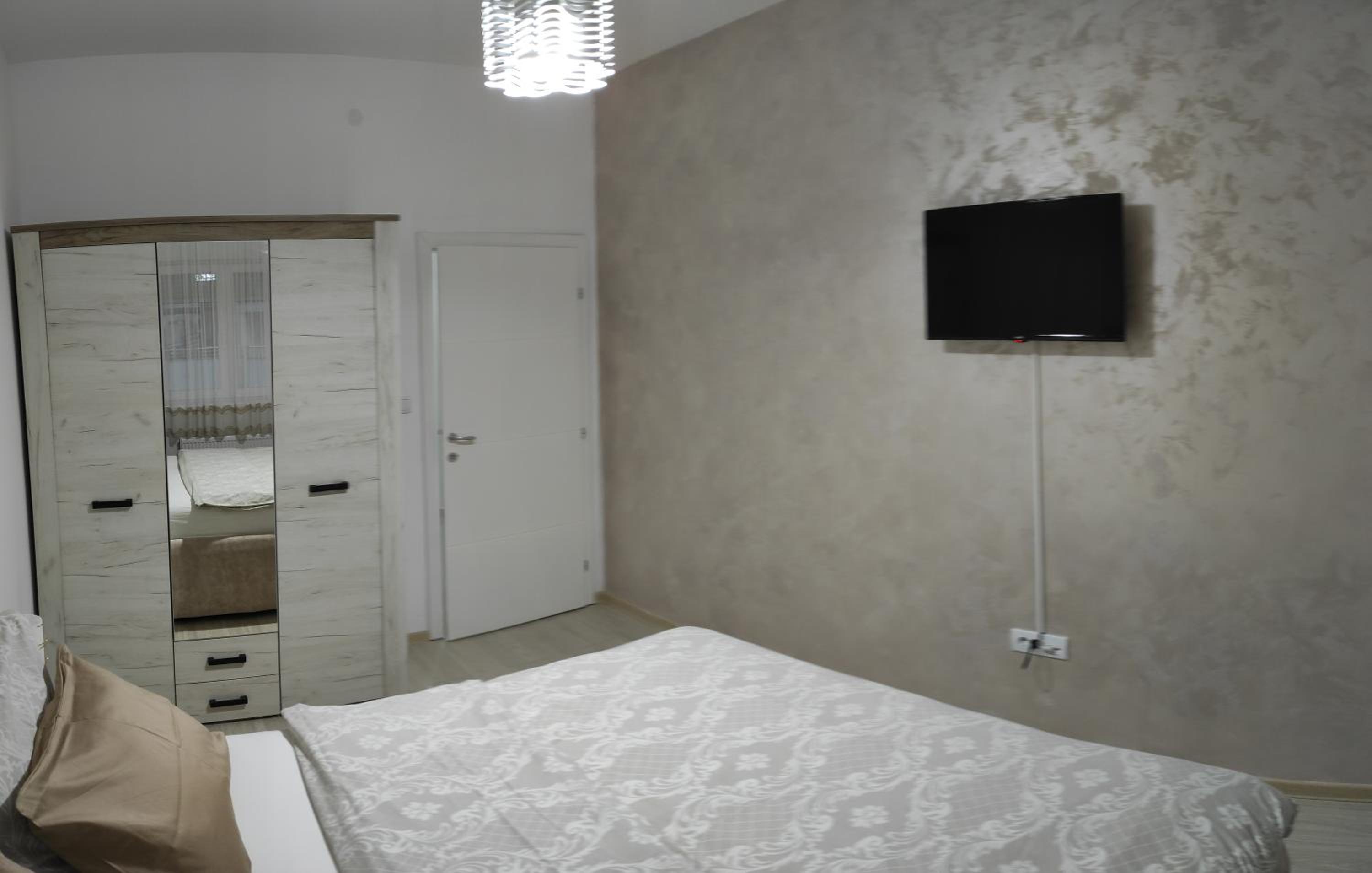 One-Bedroom Apartment with Terrace photo 3