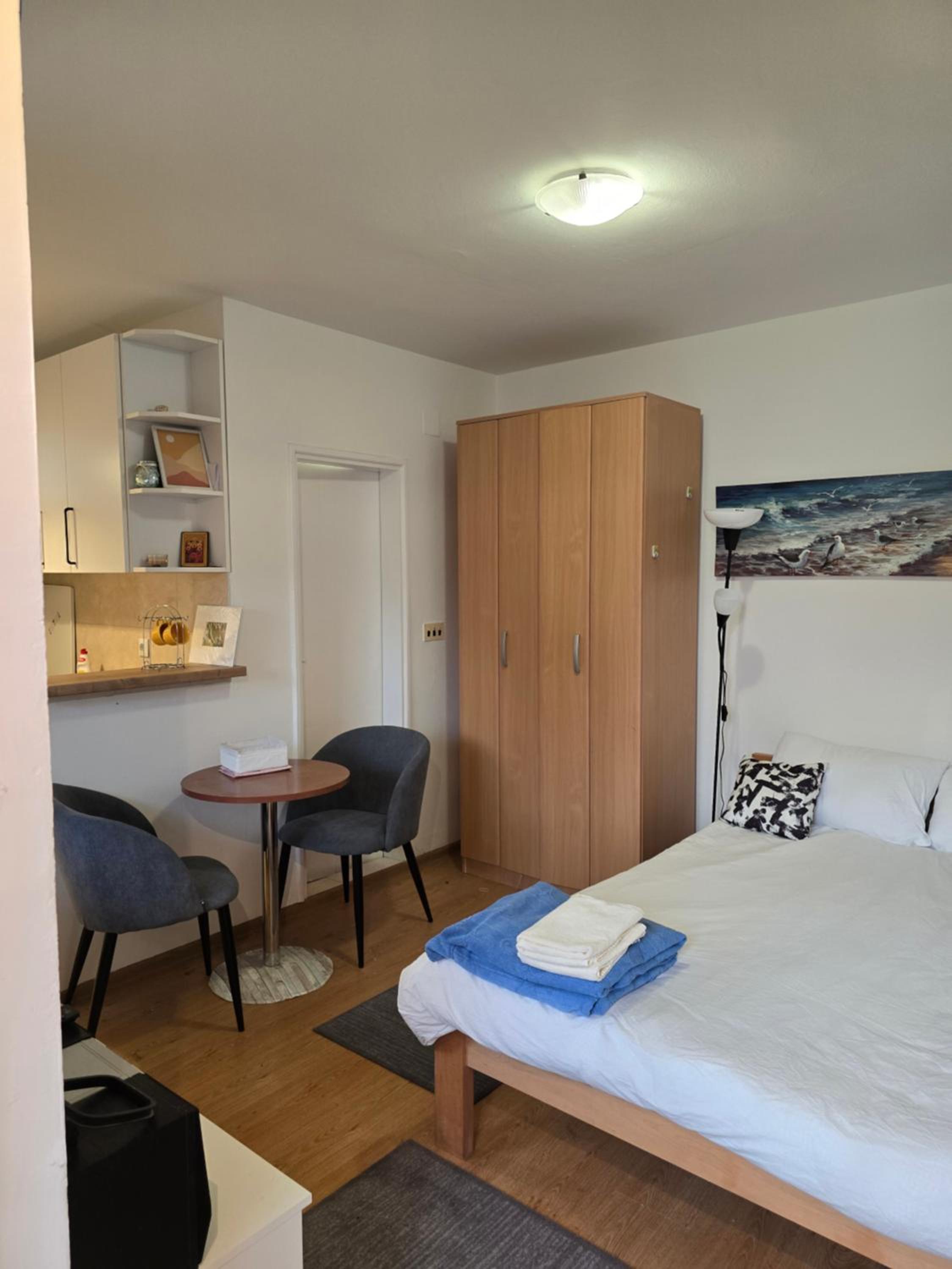 Studio Apartment