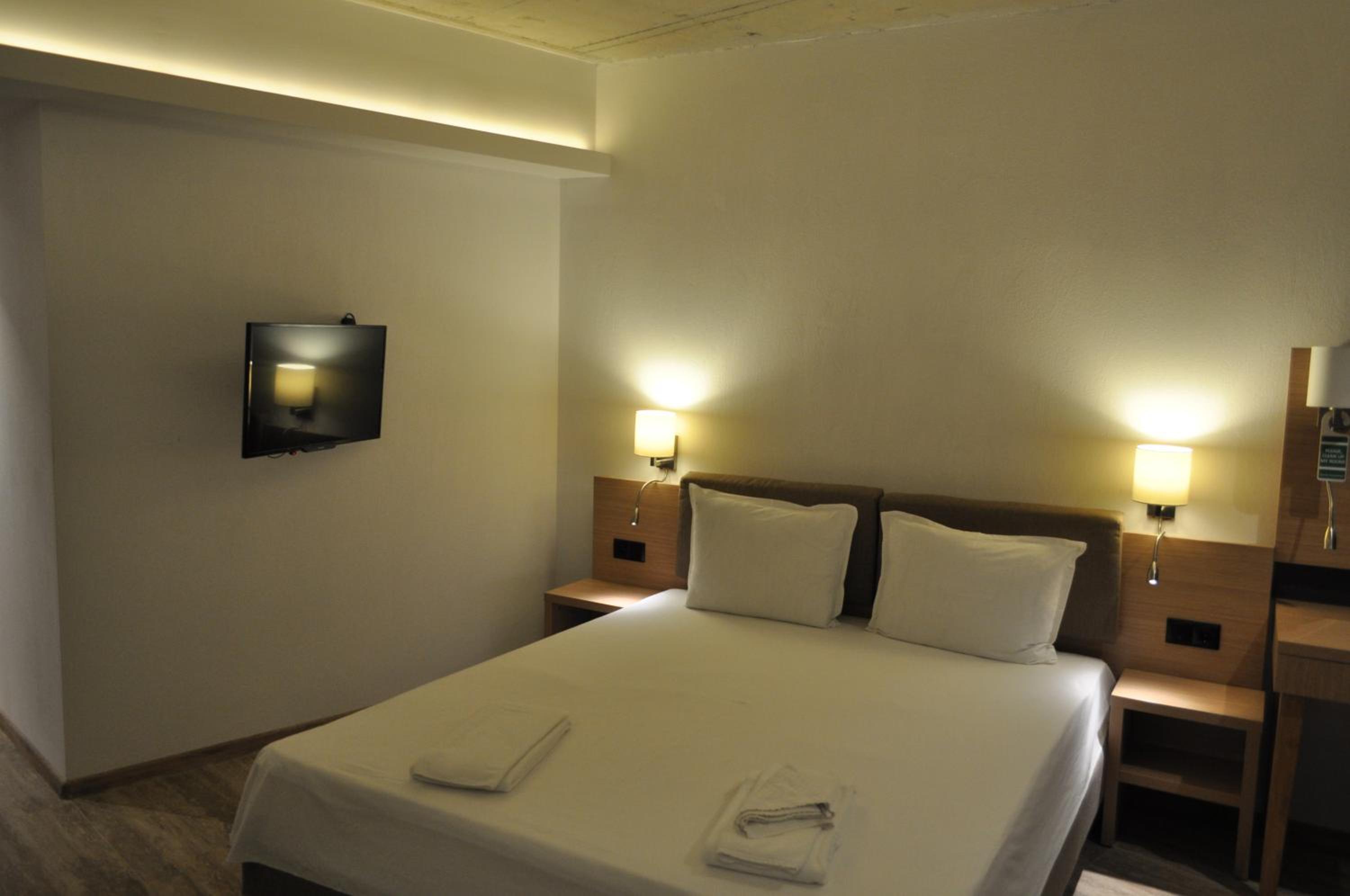 Double Room with Balcony and Sea View - Photo 25