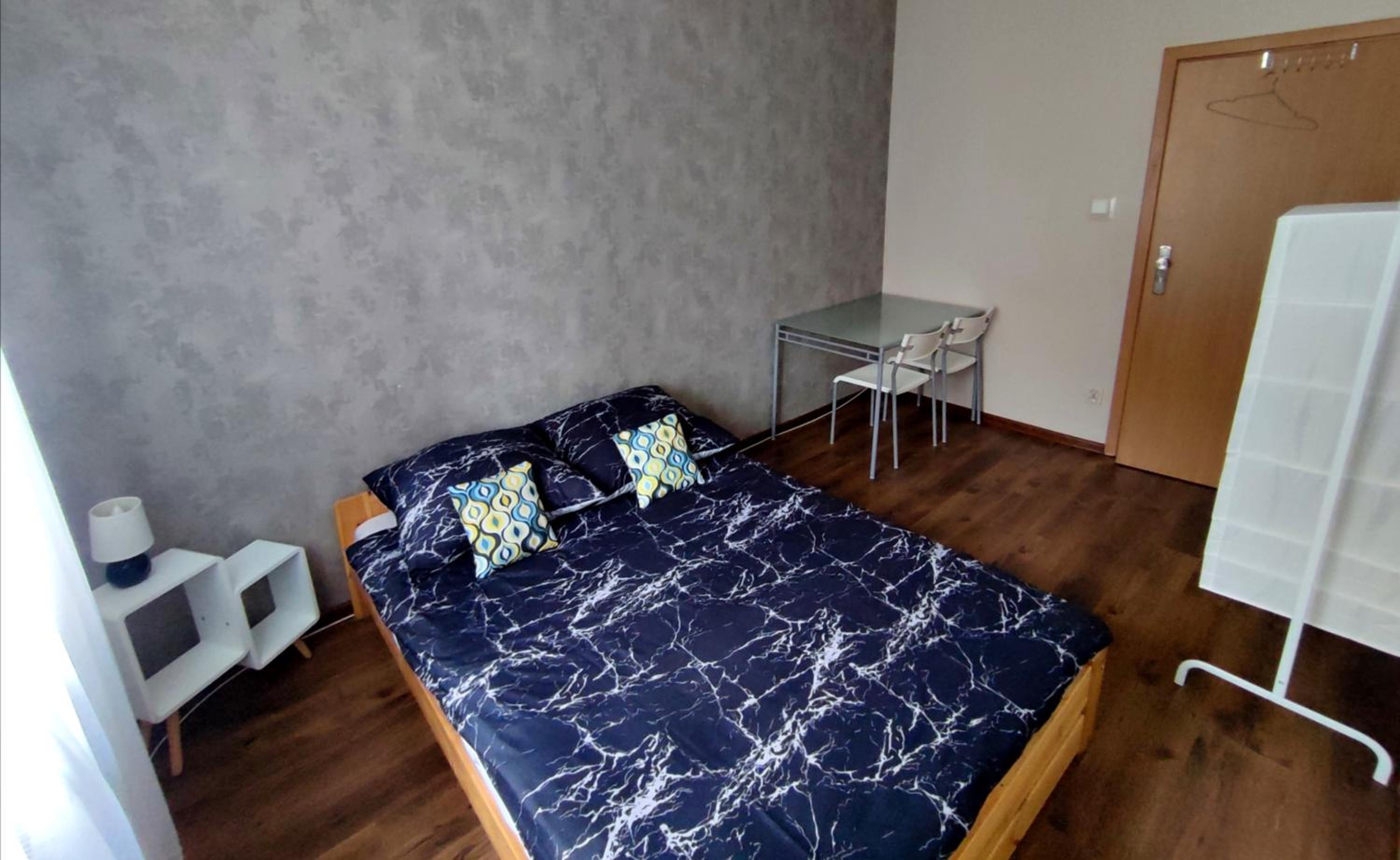 Budget Double Room - Photo 3
