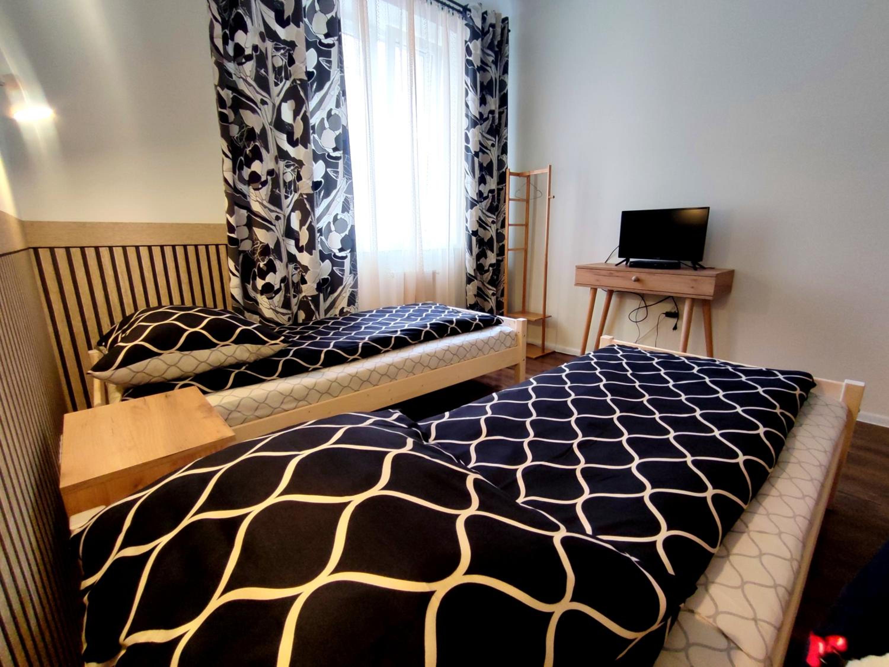 Double or Twin Room - Photo 4