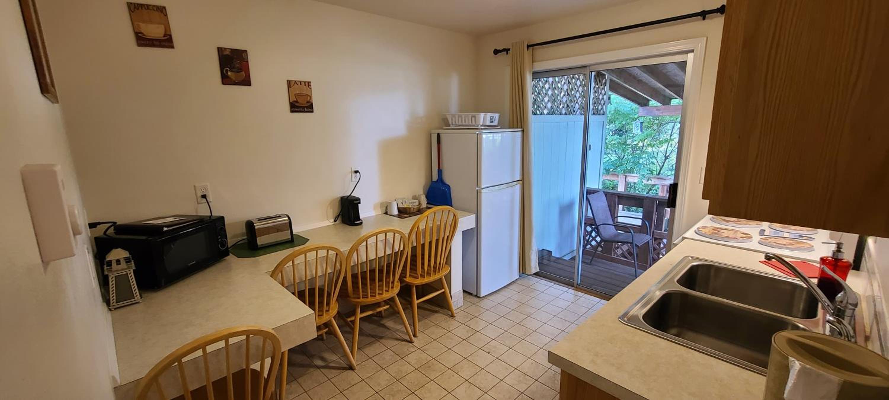 Apartment with Balcony photo 3