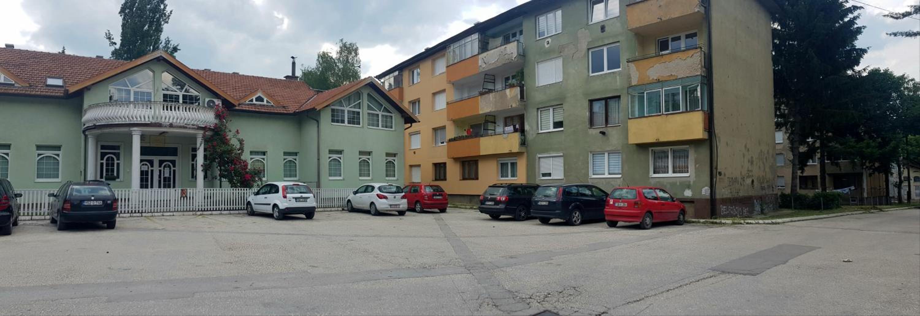 One-Bedroom Apartment with Balcony and City View photo 3