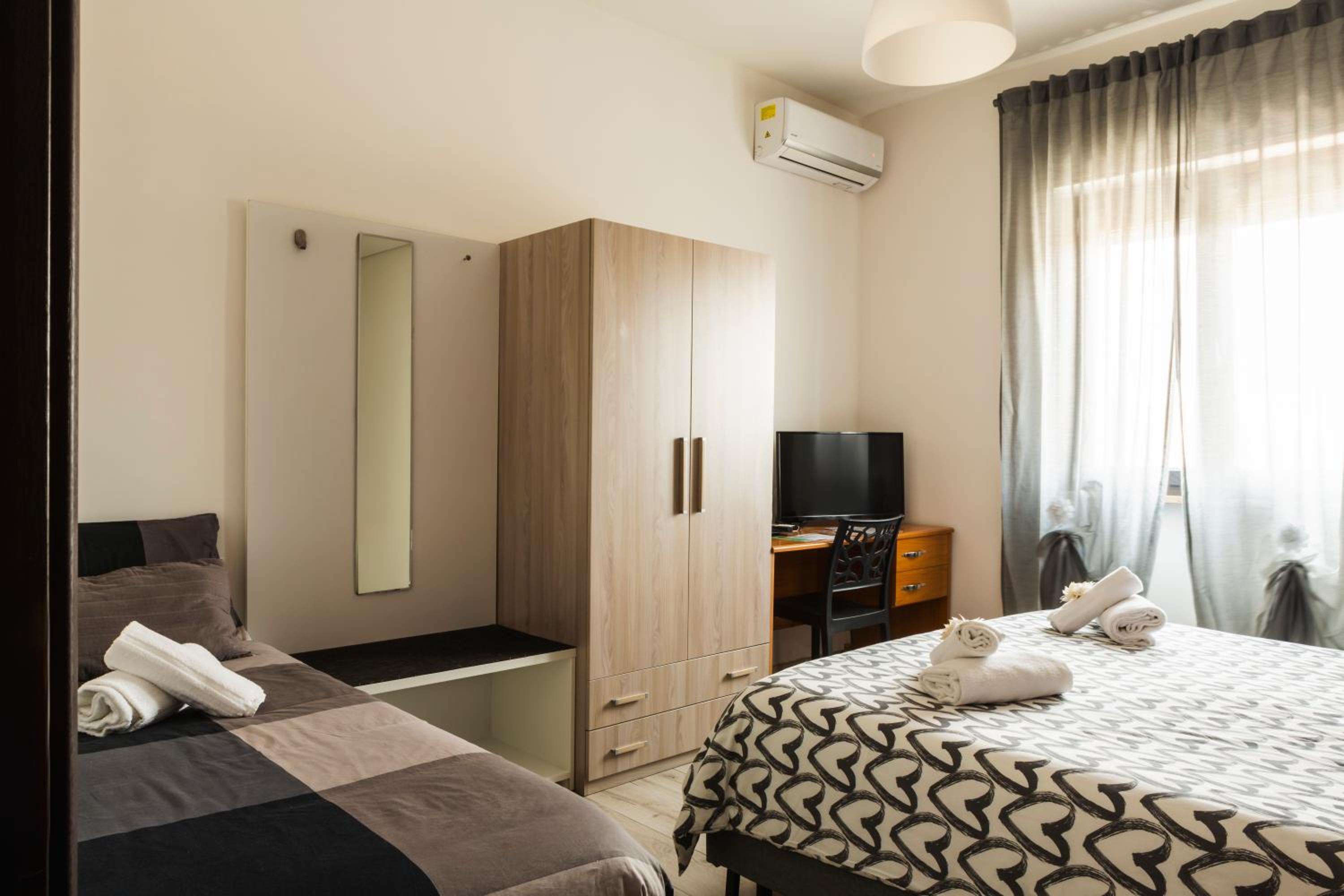 Deluxe Room - Photo 1