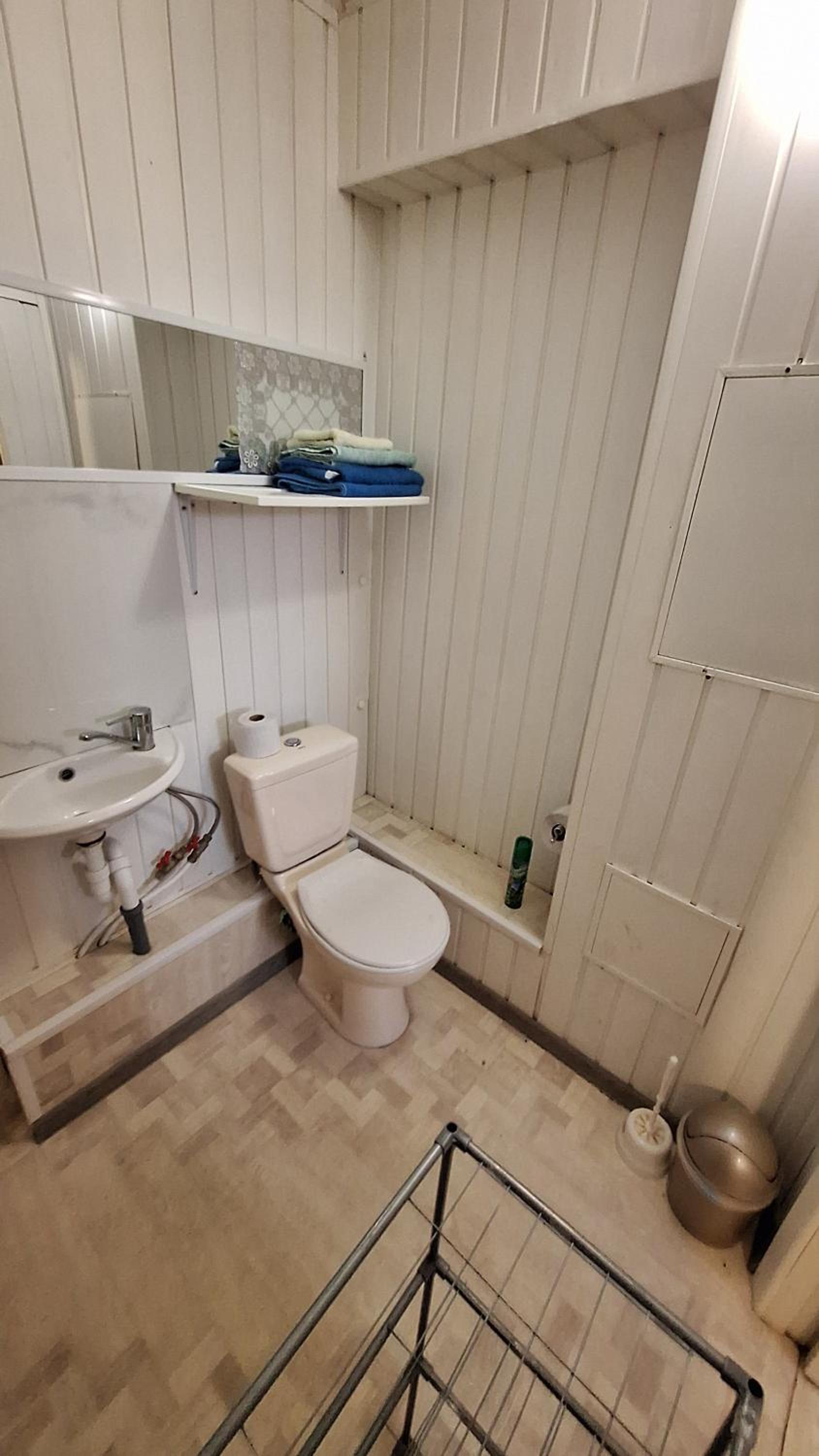 Queen Studio - Disability Access - Photo 1