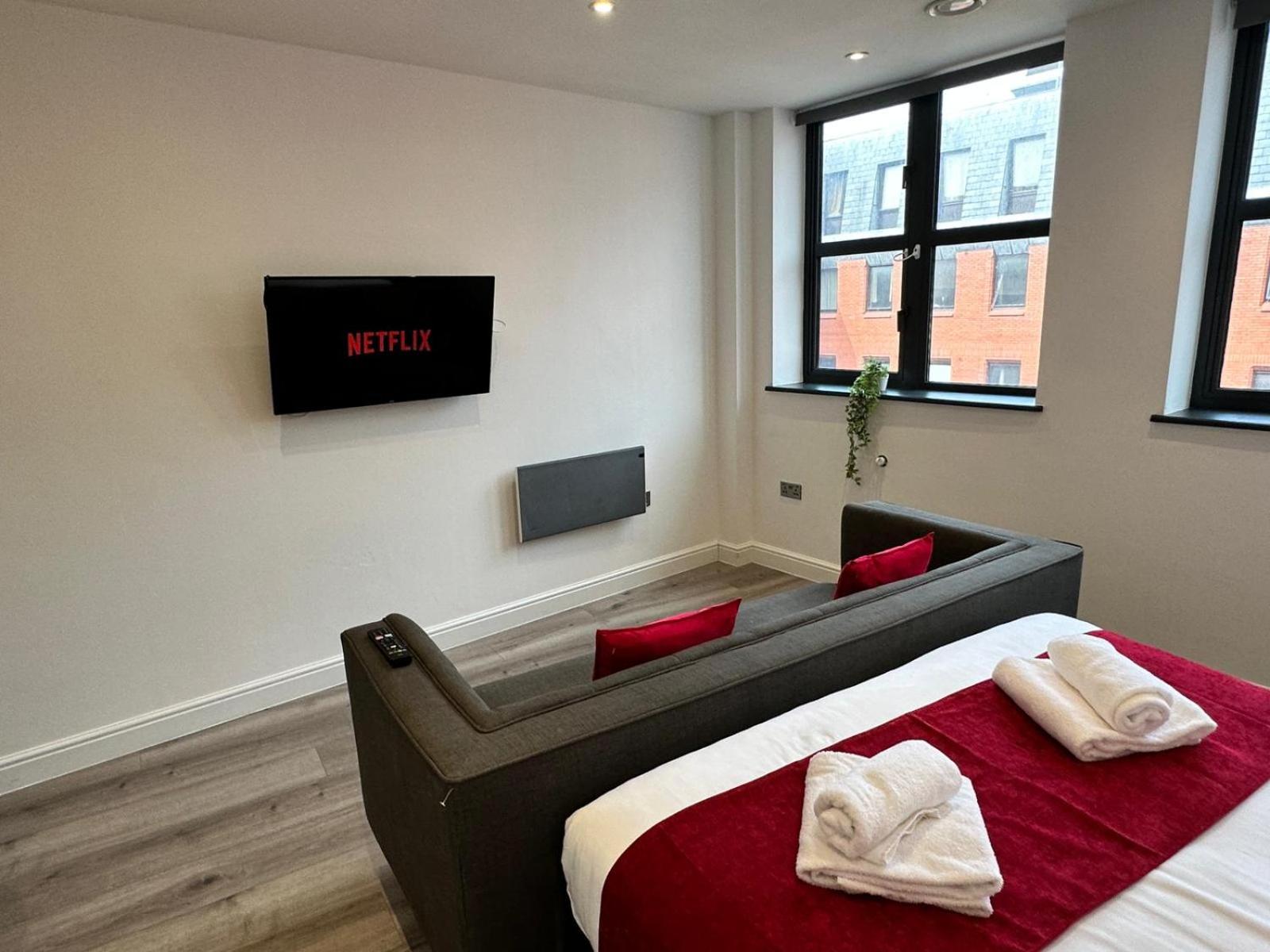 Studio Apartment photo 2