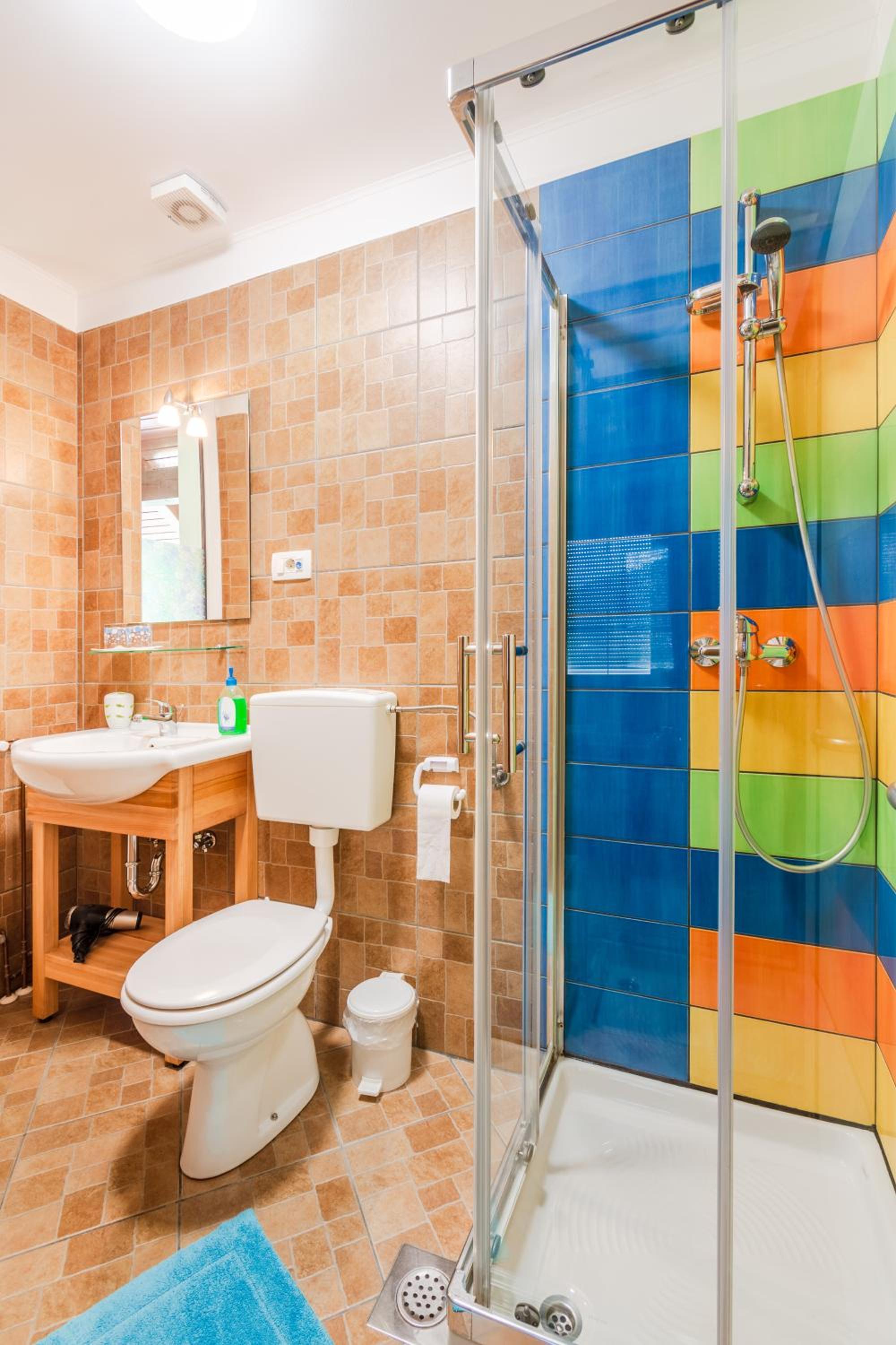 Apartment with Shower - Photo 11